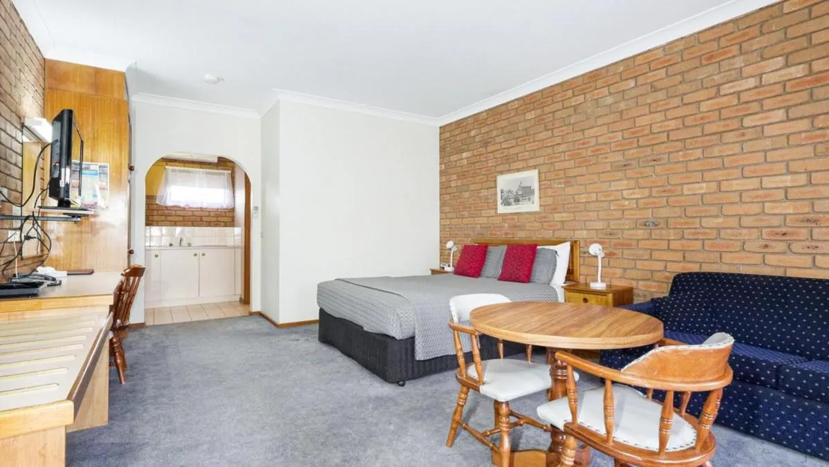 Bed in Rodney Motor Inn