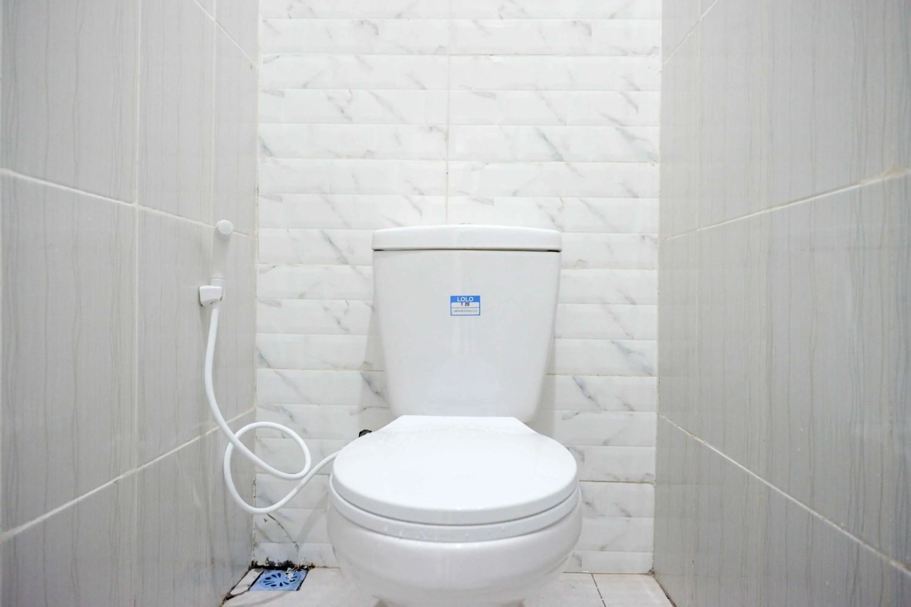 Bathroom in RedDoorz @ Kawasan Industri Candi Semarang