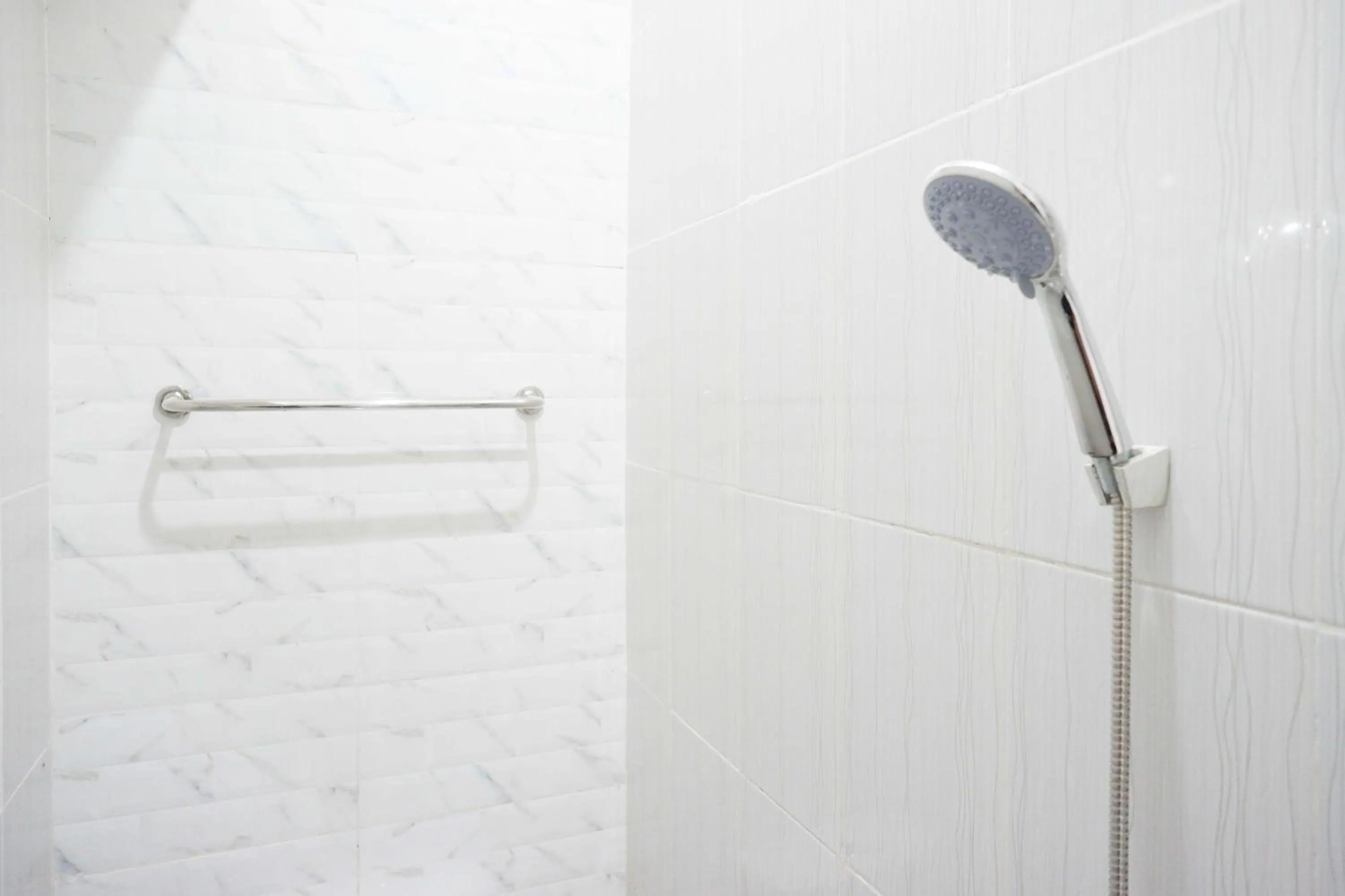 Bathroom in RedDoorz @ Kawasan Industri Candi Semarang