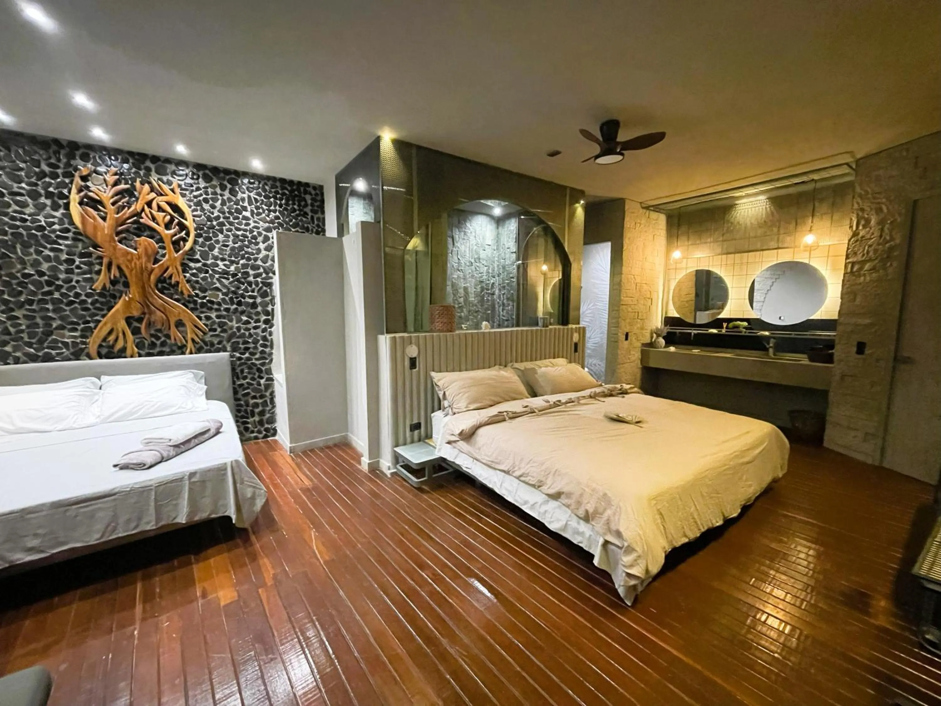 Bedroom in EleMYNT LifeStyle Hotel