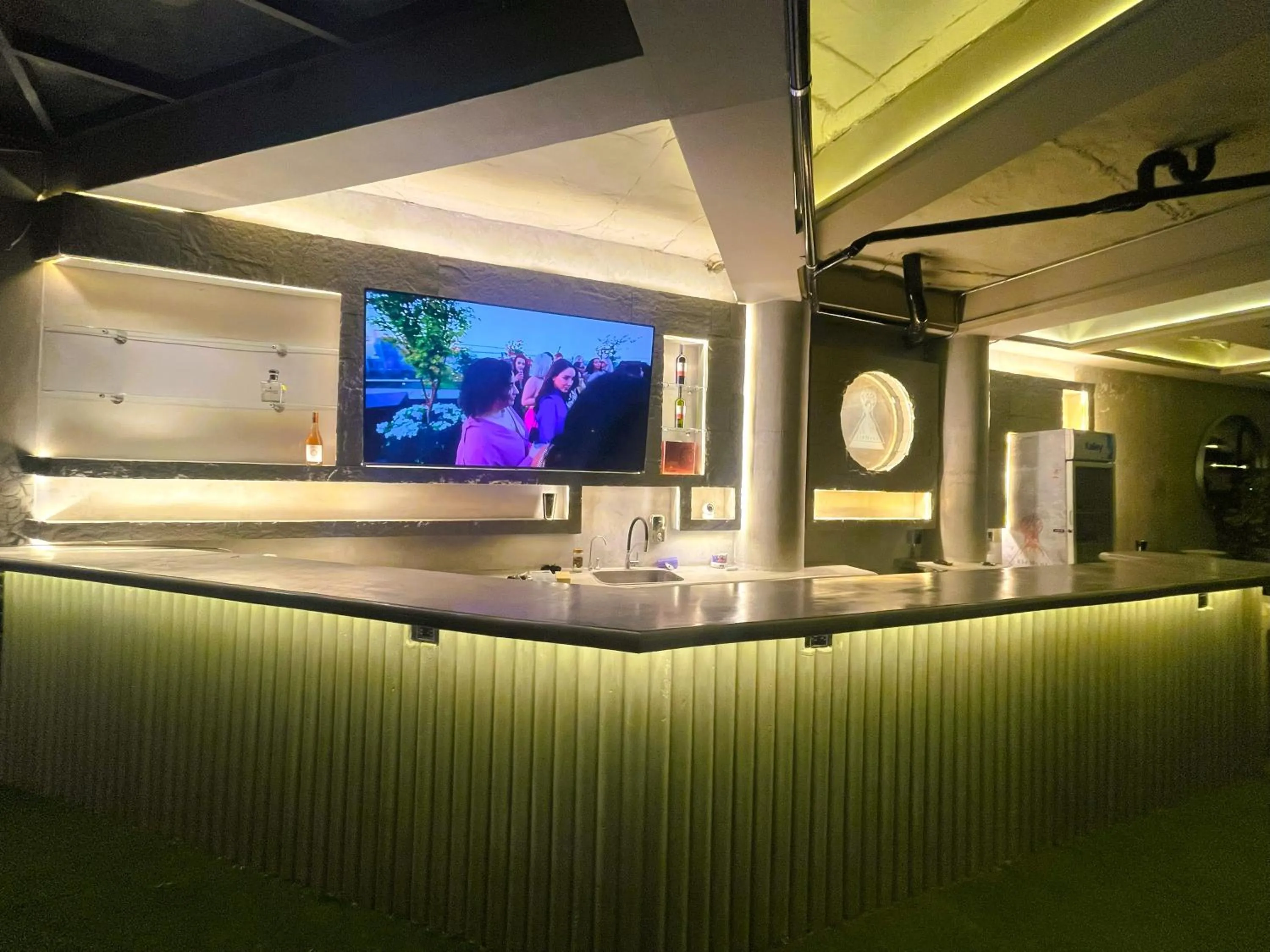 Lounge or bar in EleMYNT LifeStyle Hotel