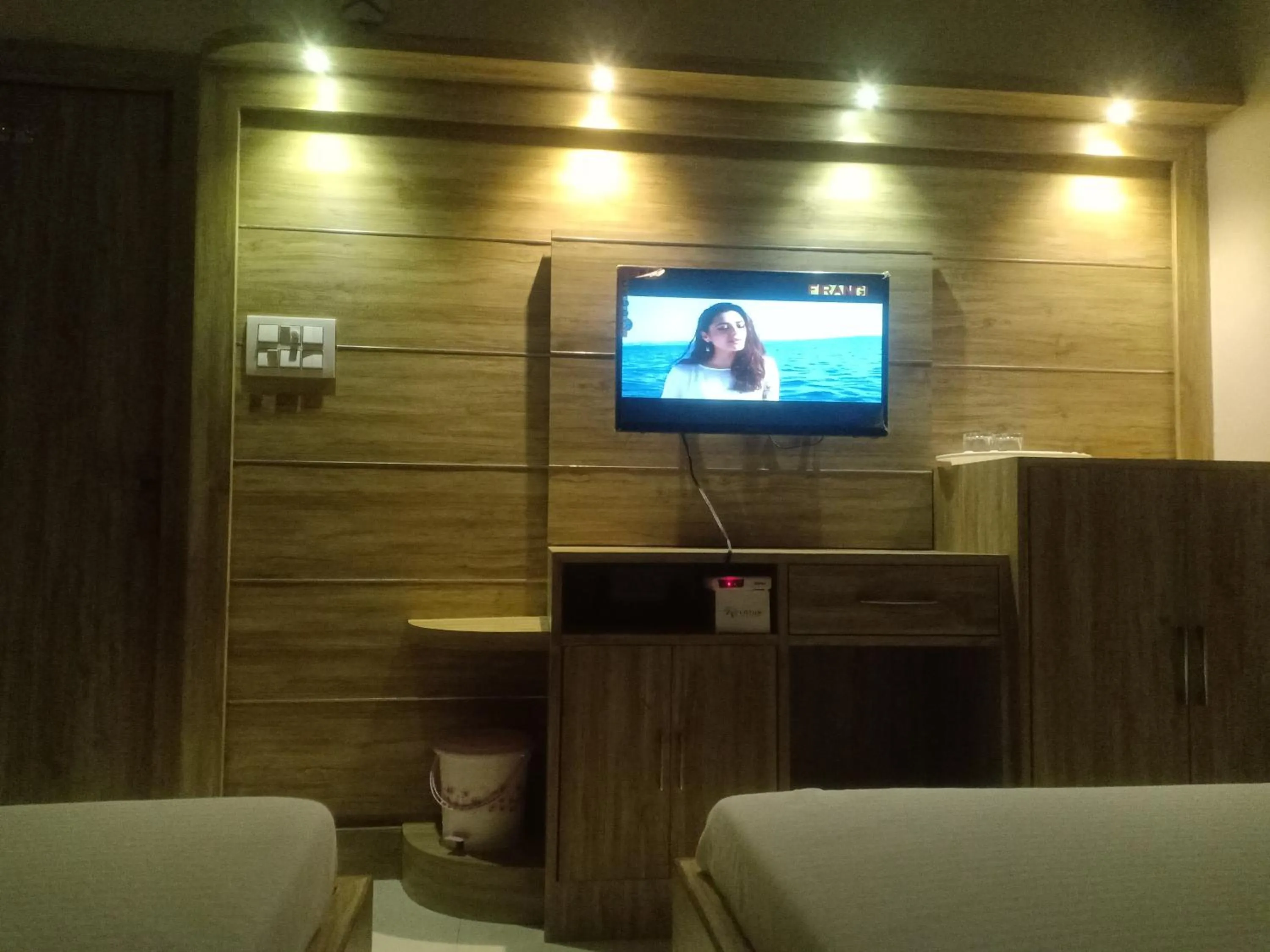 TV and multimedia, Bed in HN Palace Homestay