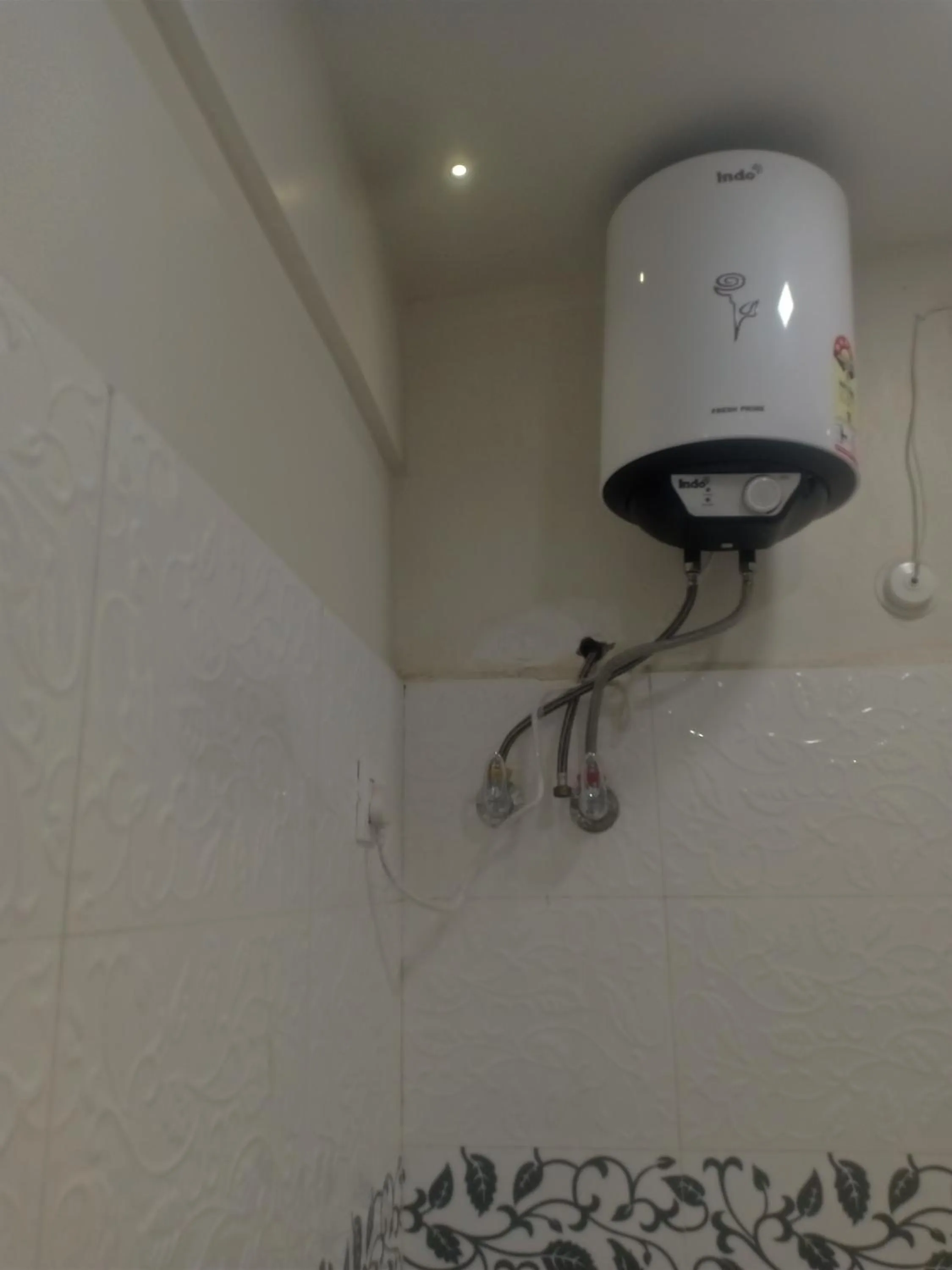 Shower in HN Palace Homestay