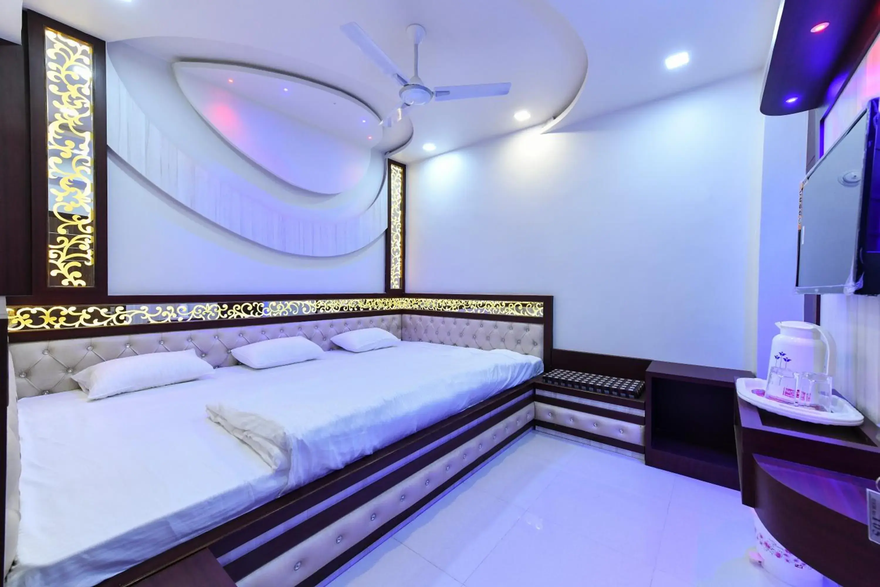 Photo of the whole room, Bed in HN Palace Homestay Photo of the whole room, Bed in HN Palace Homestay