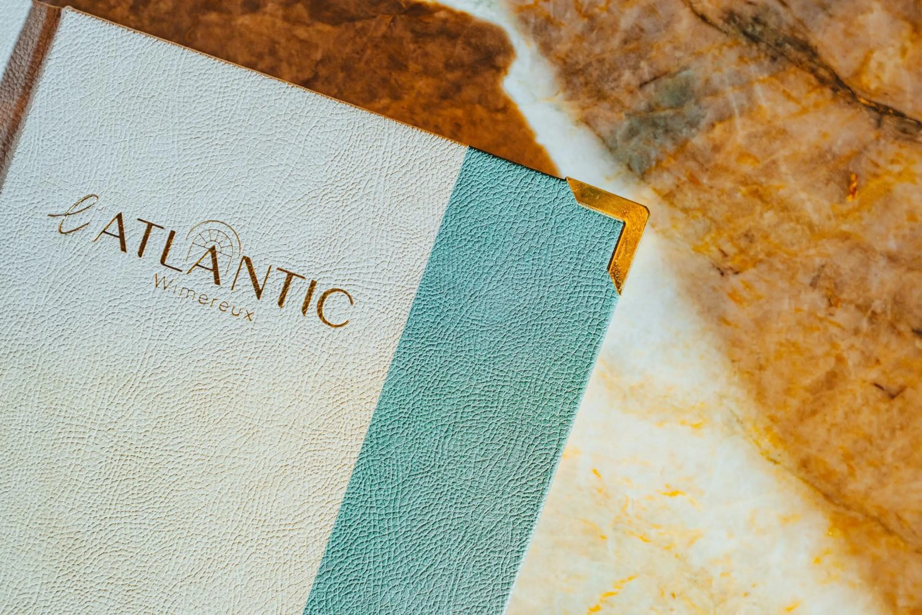Restaurant/places to eat in Hotel Atlantic
