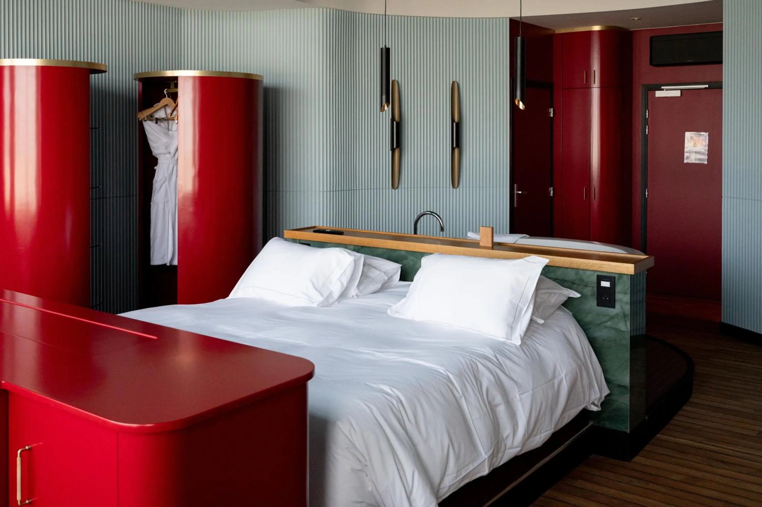 Bed in Hotel Atlantic