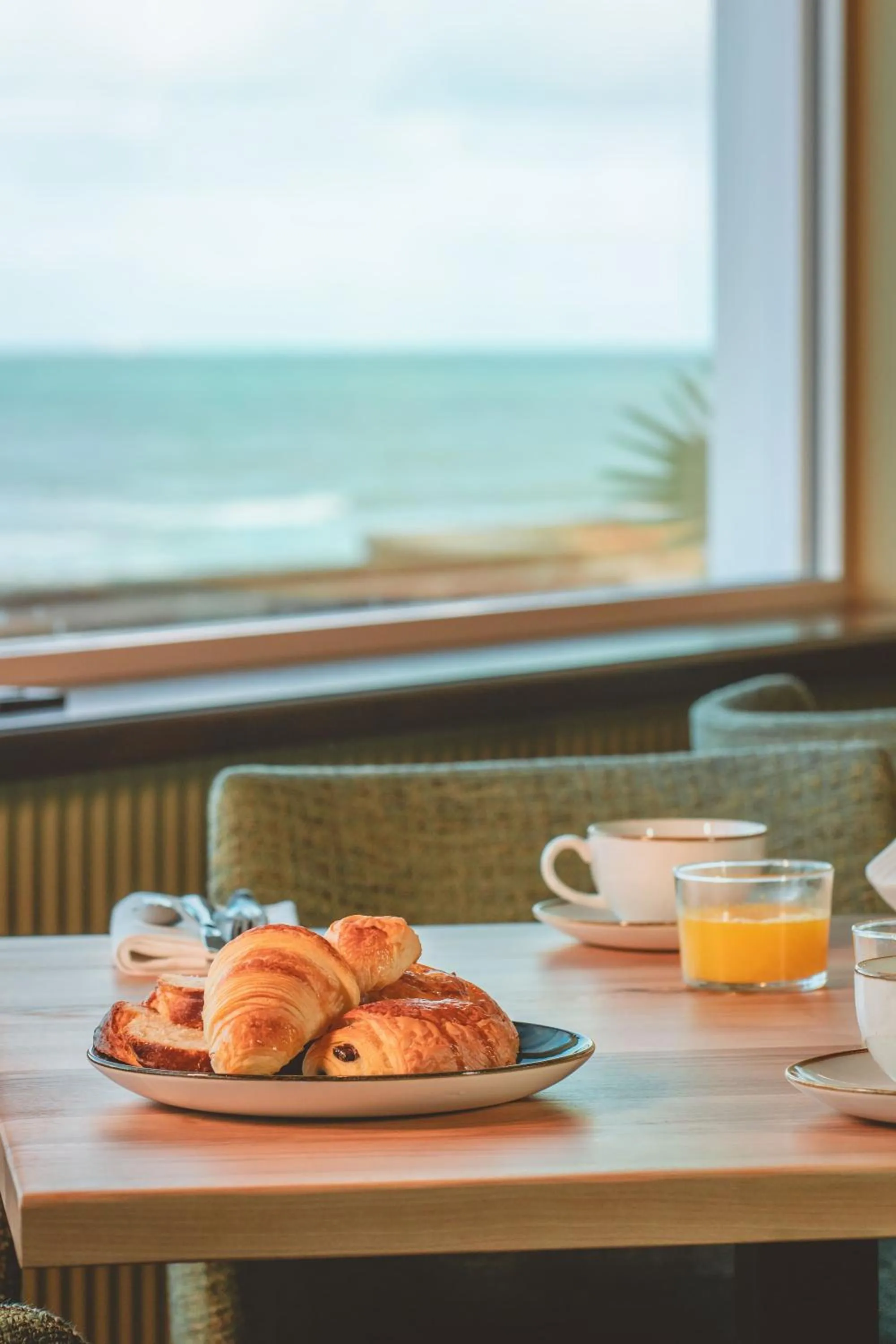 Breakfast in Hotel Atlantic