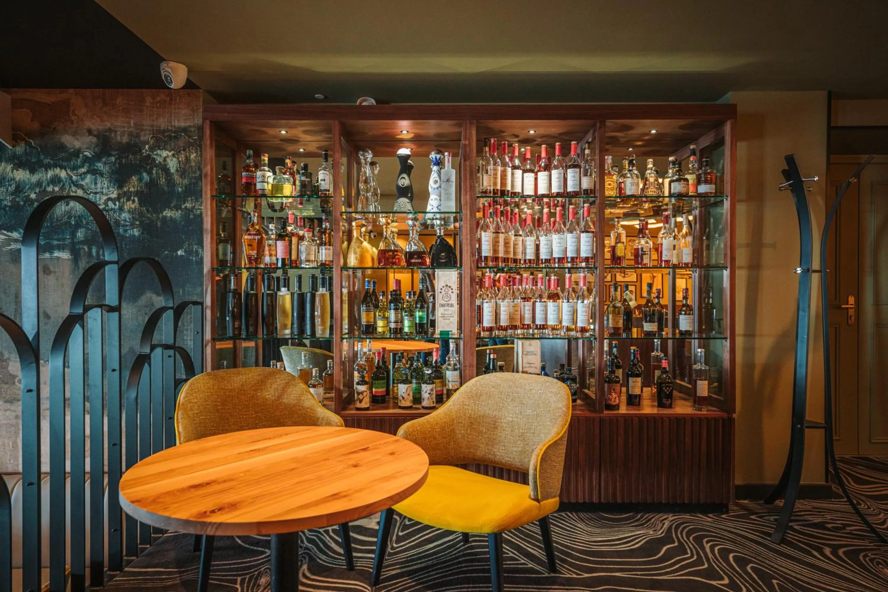 Restaurant/places to eat in Hotel Atlantic