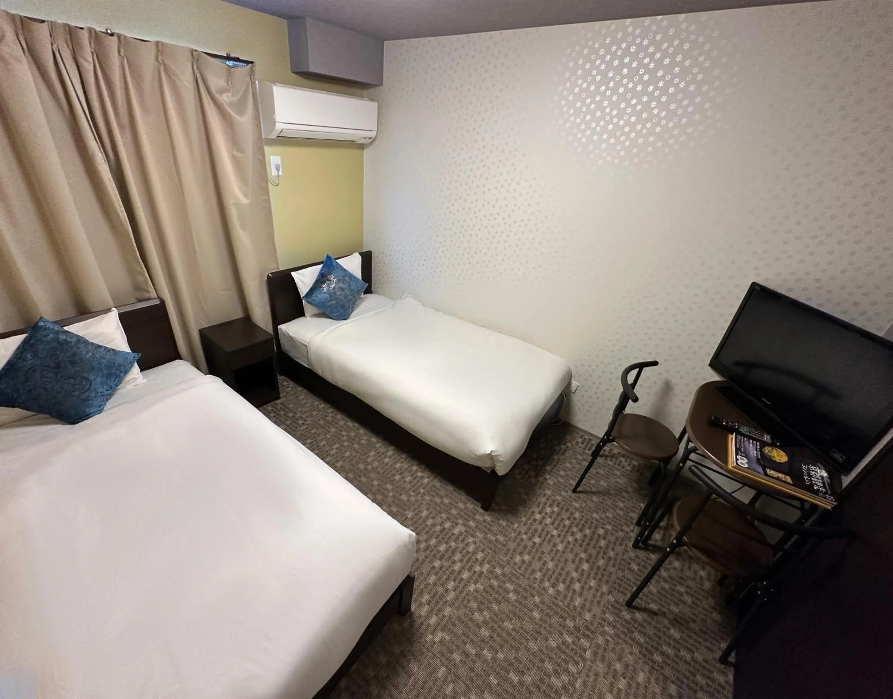 Bed in Miro Kyoto Nijo Hotel Bed in Miro Kyoto Nijo Hotel