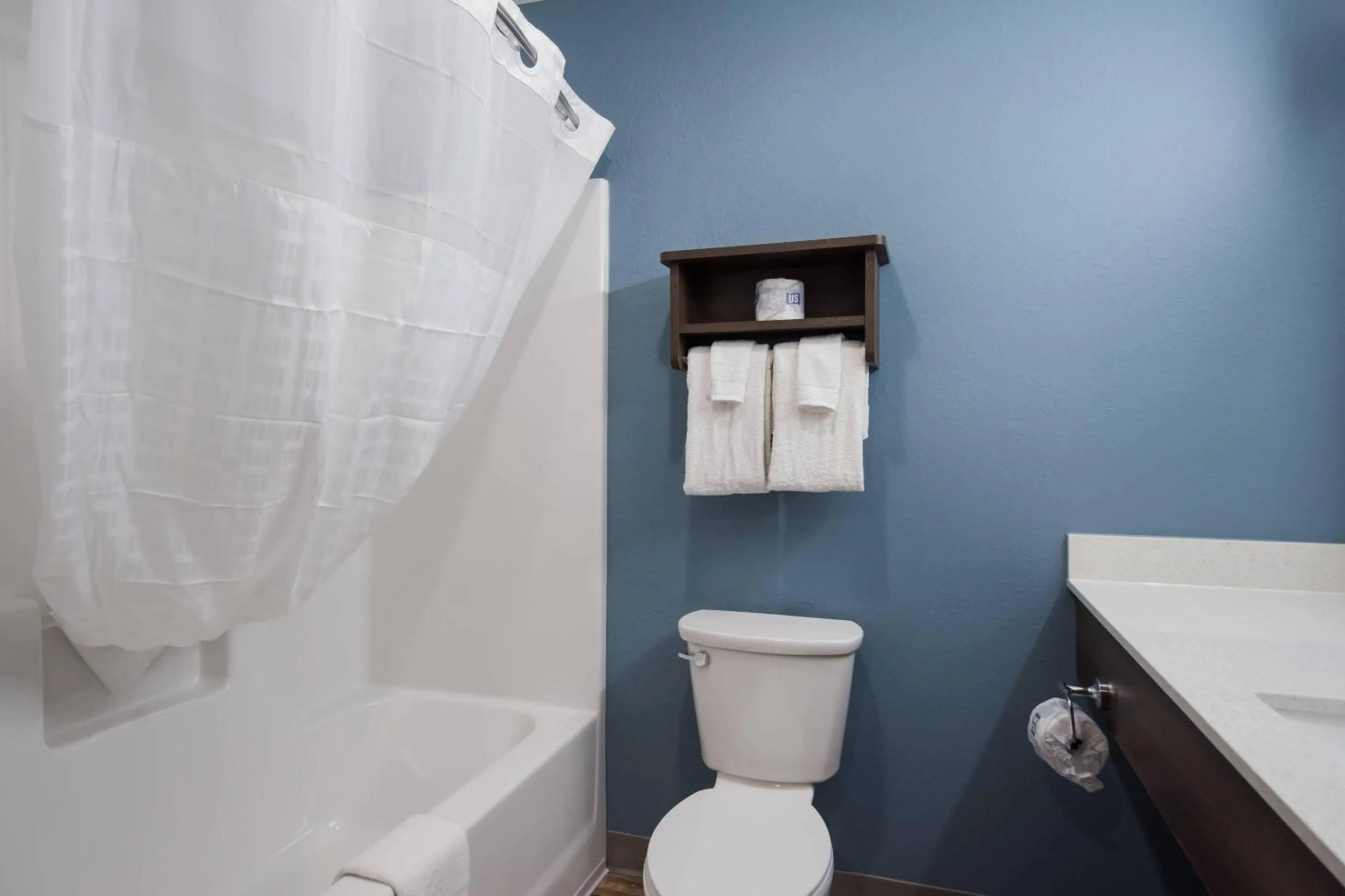 Bedroom in WoodSpring Suites Tampa Airport North Veterans Expressway