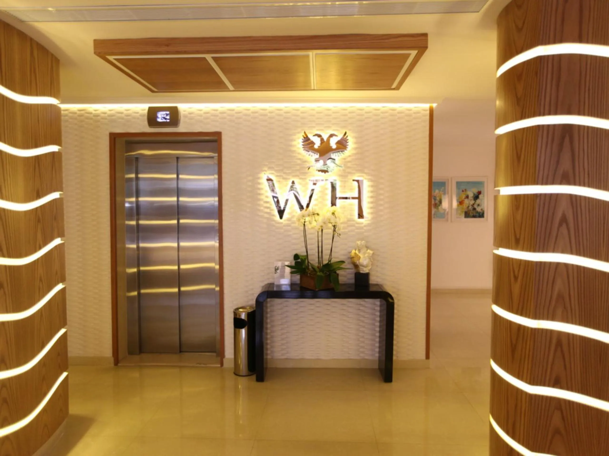 Facade/entrance in WH Hotel