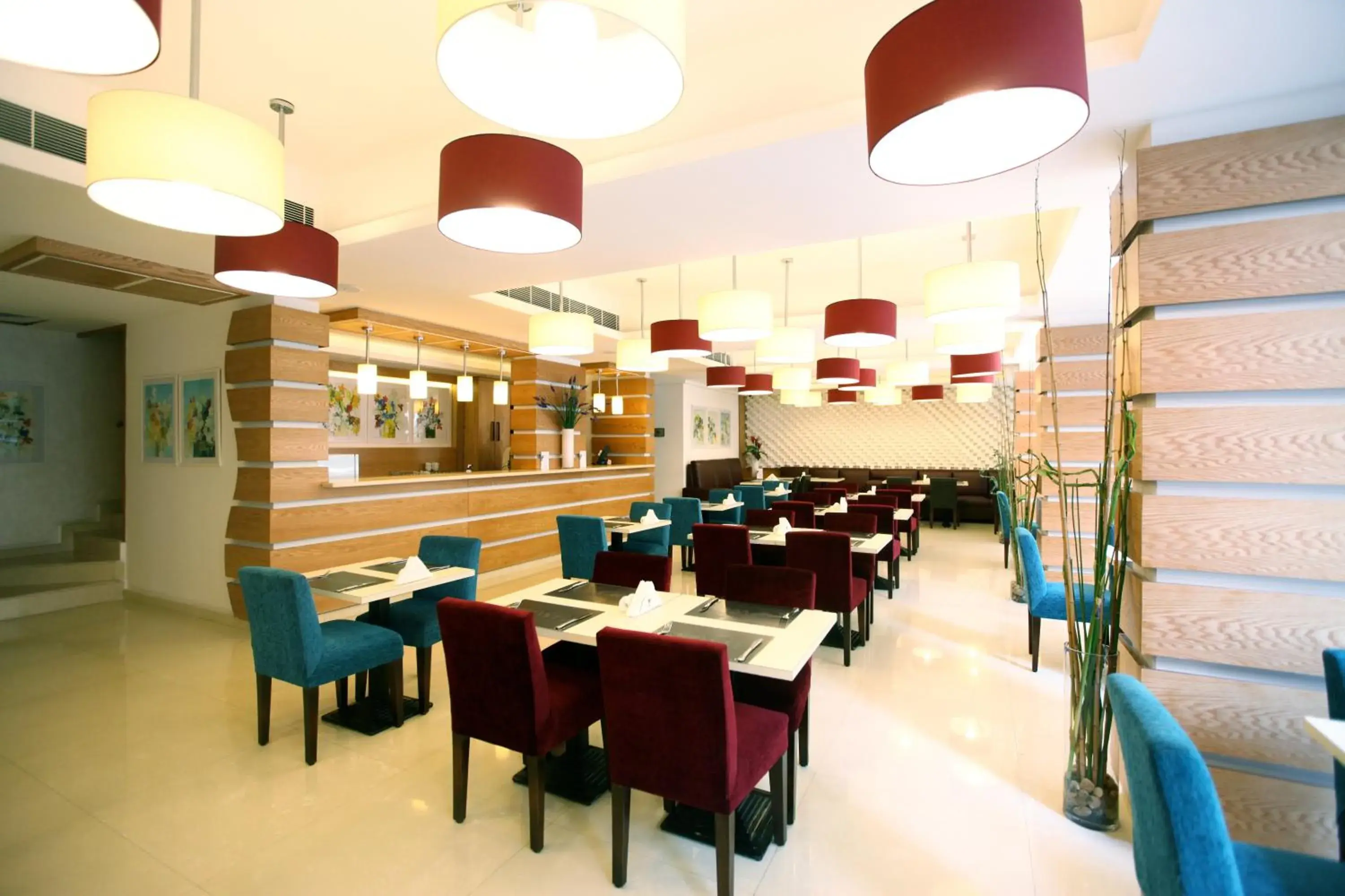 Restaurant/places to eat in WH Hotel Restaurant/places to eat in WH Hotel