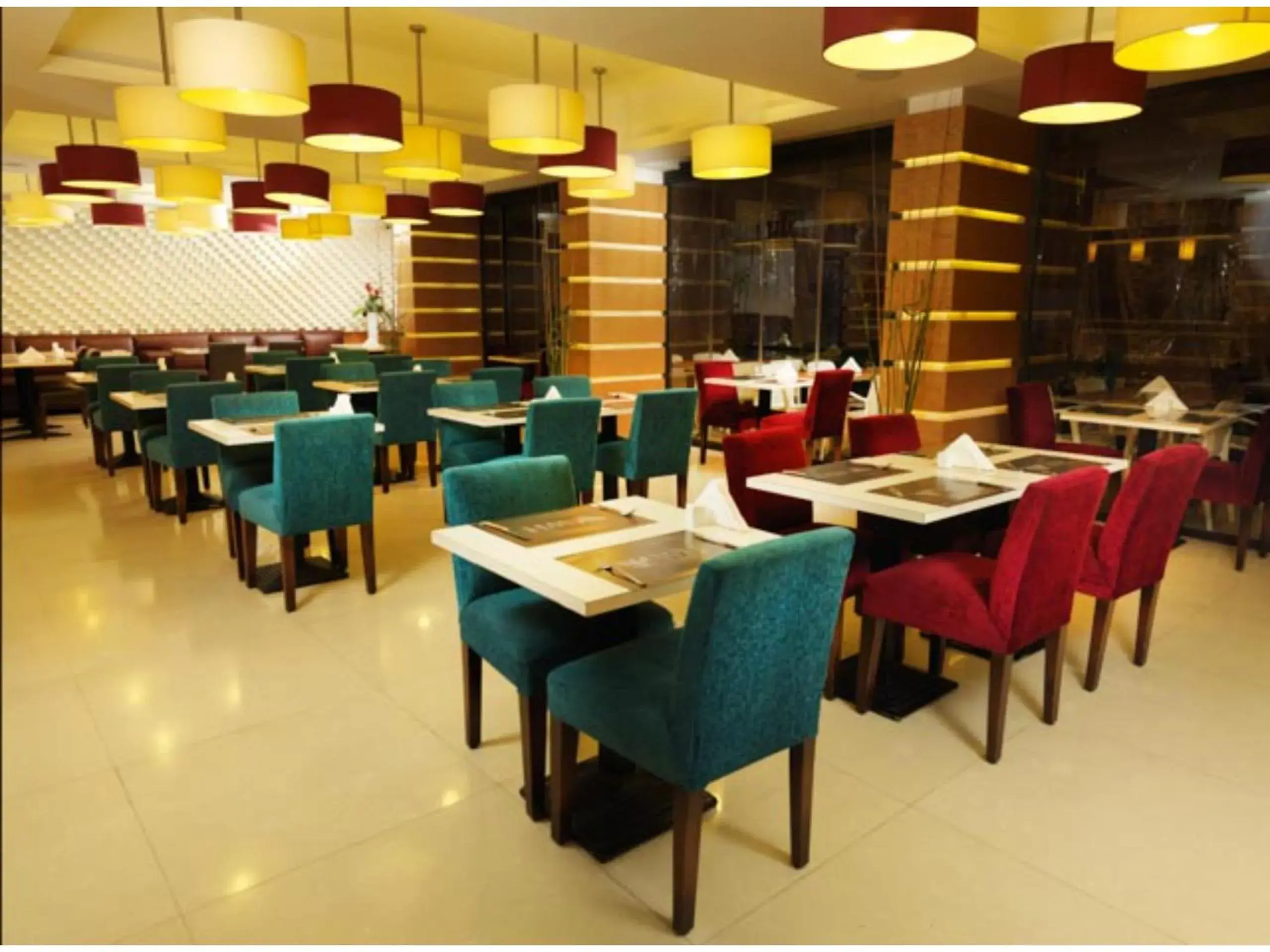 Restaurant/places to eat in WH Hotel Restaurant/places to eat in WH Hotel