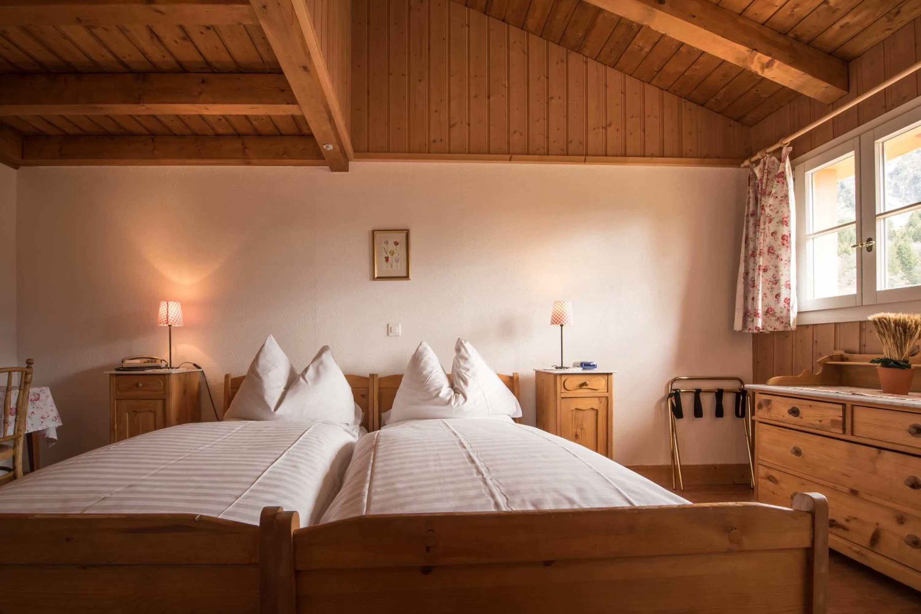 Bedroom, Bed in Historic Hotel Falken