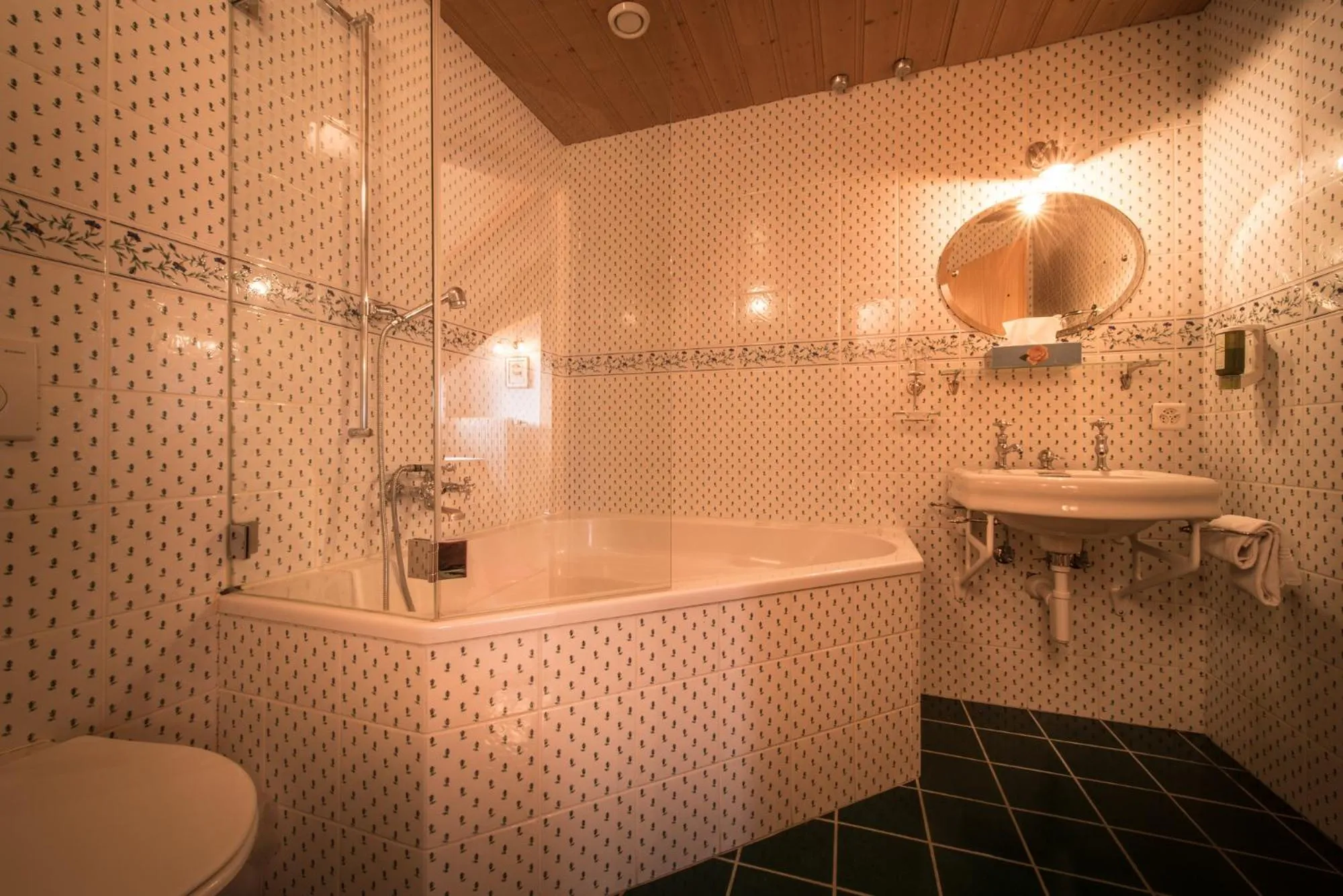 Bathroom in Historic Hotel Falken