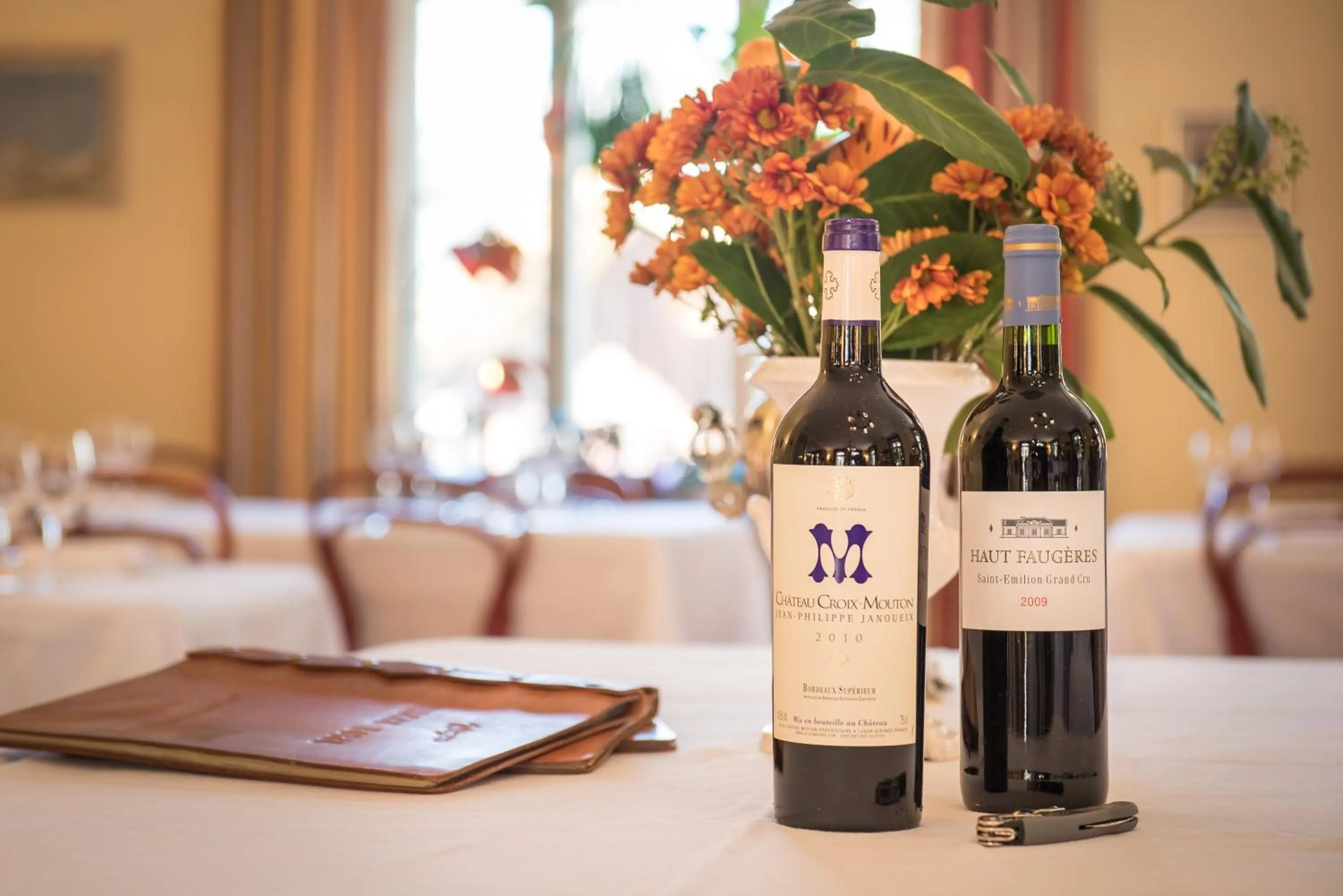 Restaurant/places to eat in Historic Hotel Falken