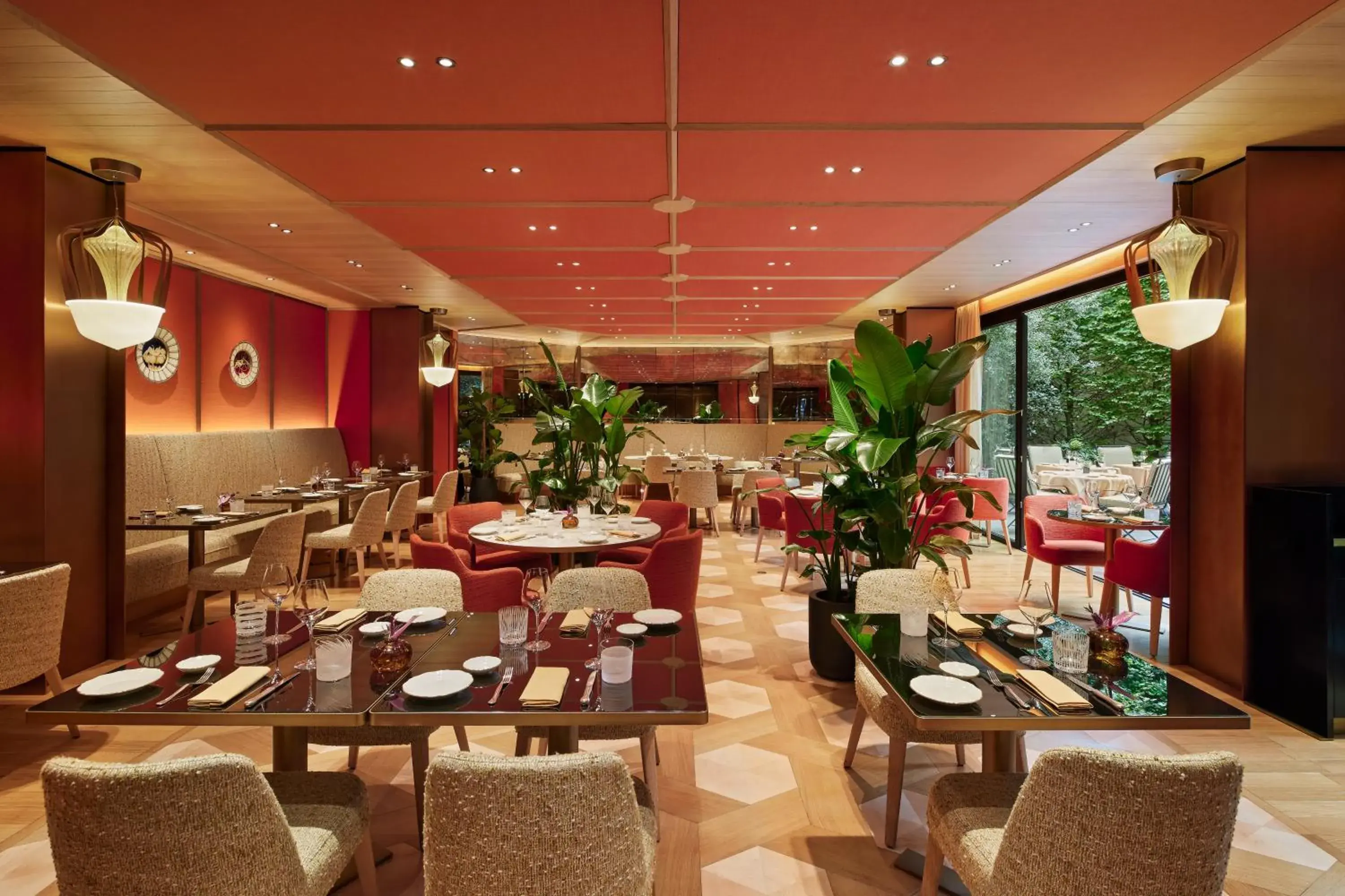 Restaurant/places to eat in Bvlgari Hotel Paris Restaurant/places to eat in Bvlgari Hotel Paris
