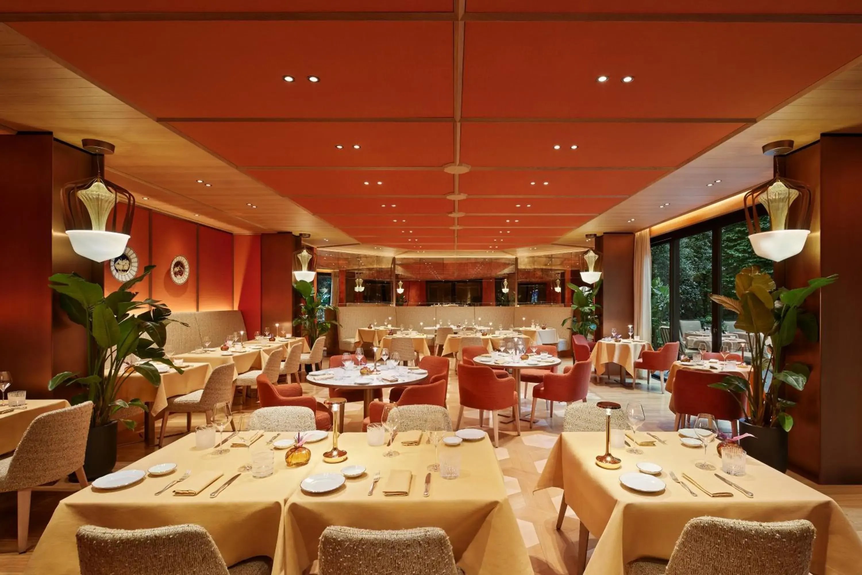 Restaurant/places to eat in Bvlgari Hotel Paris Restaurant/places to eat in Bvlgari Hotel Paris