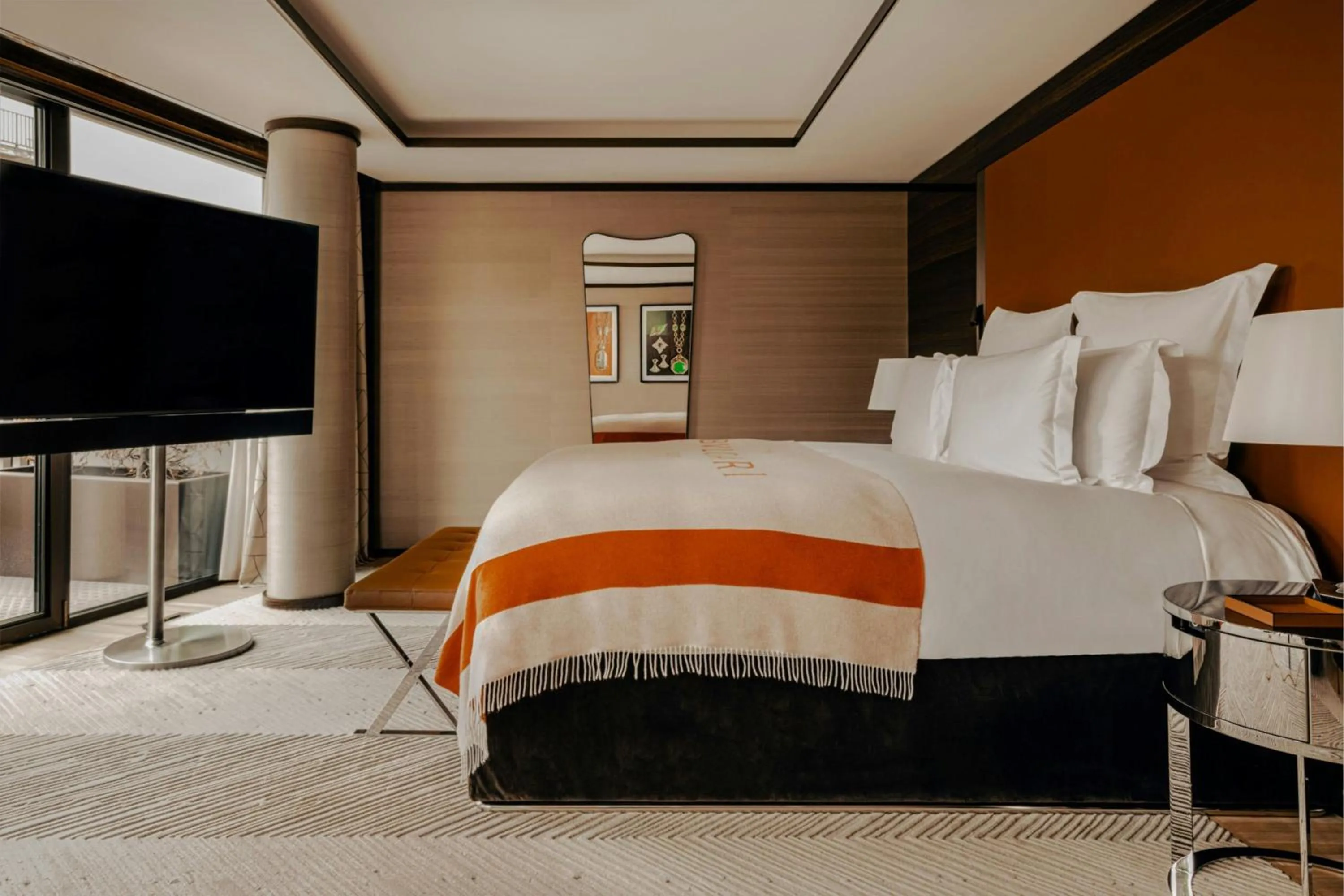 Bedroom, Bed in Bvlgari Hotel Paris