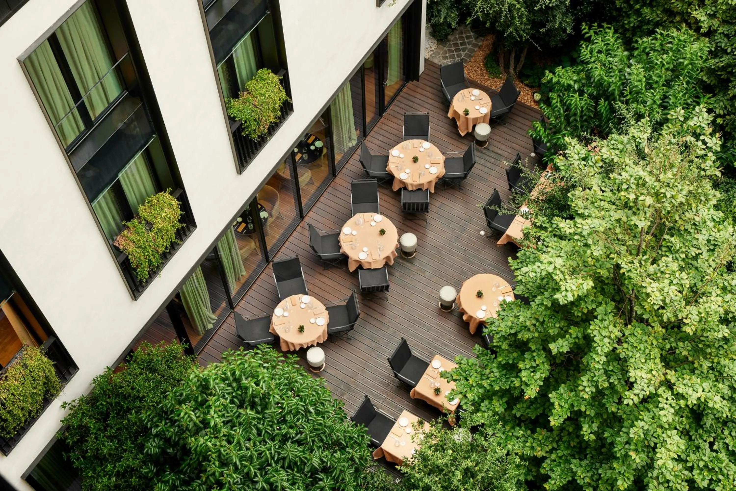 Patio in Bvlgari Hotel Paris