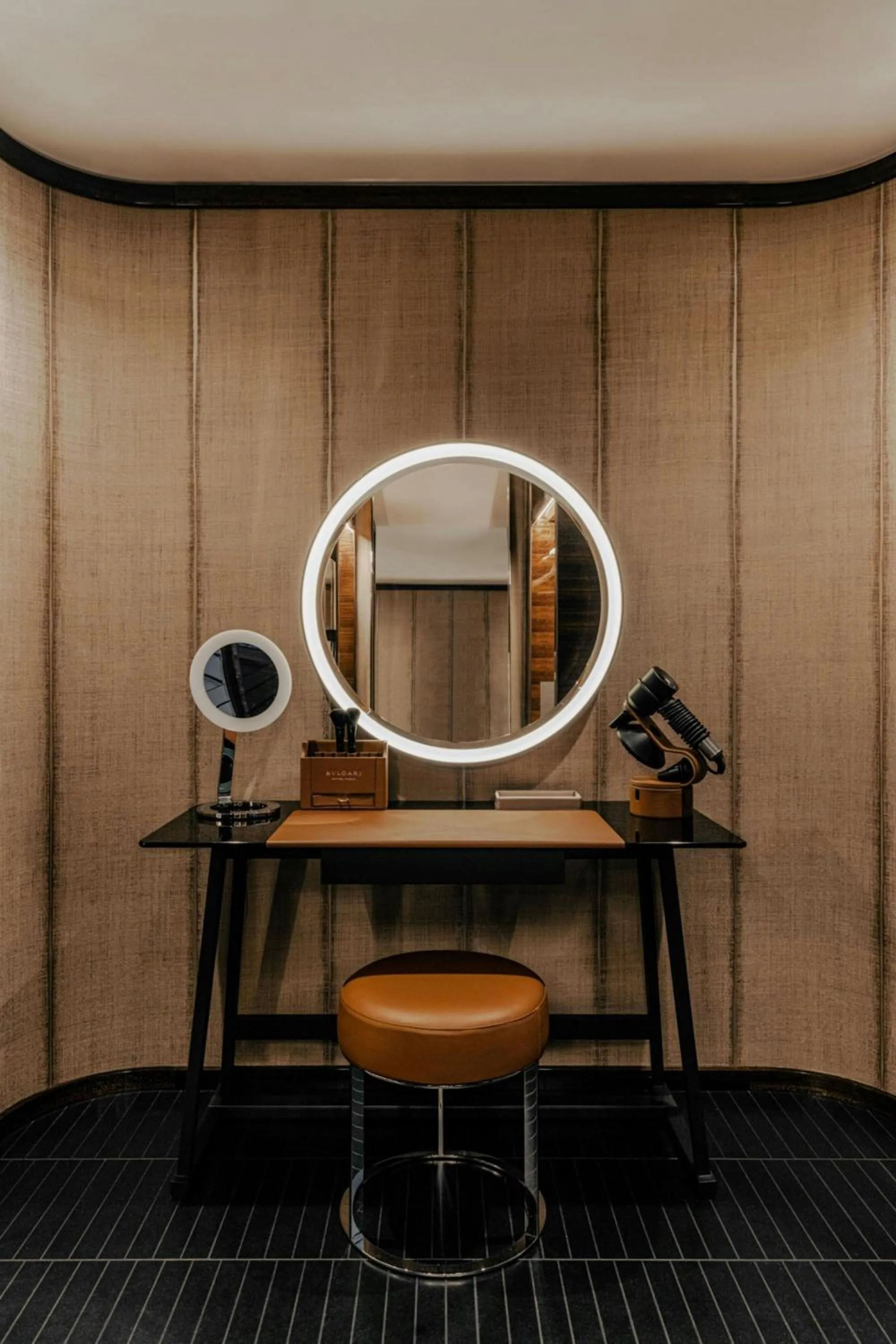 Photo of the whole room in Bvlgari Hotel Paris