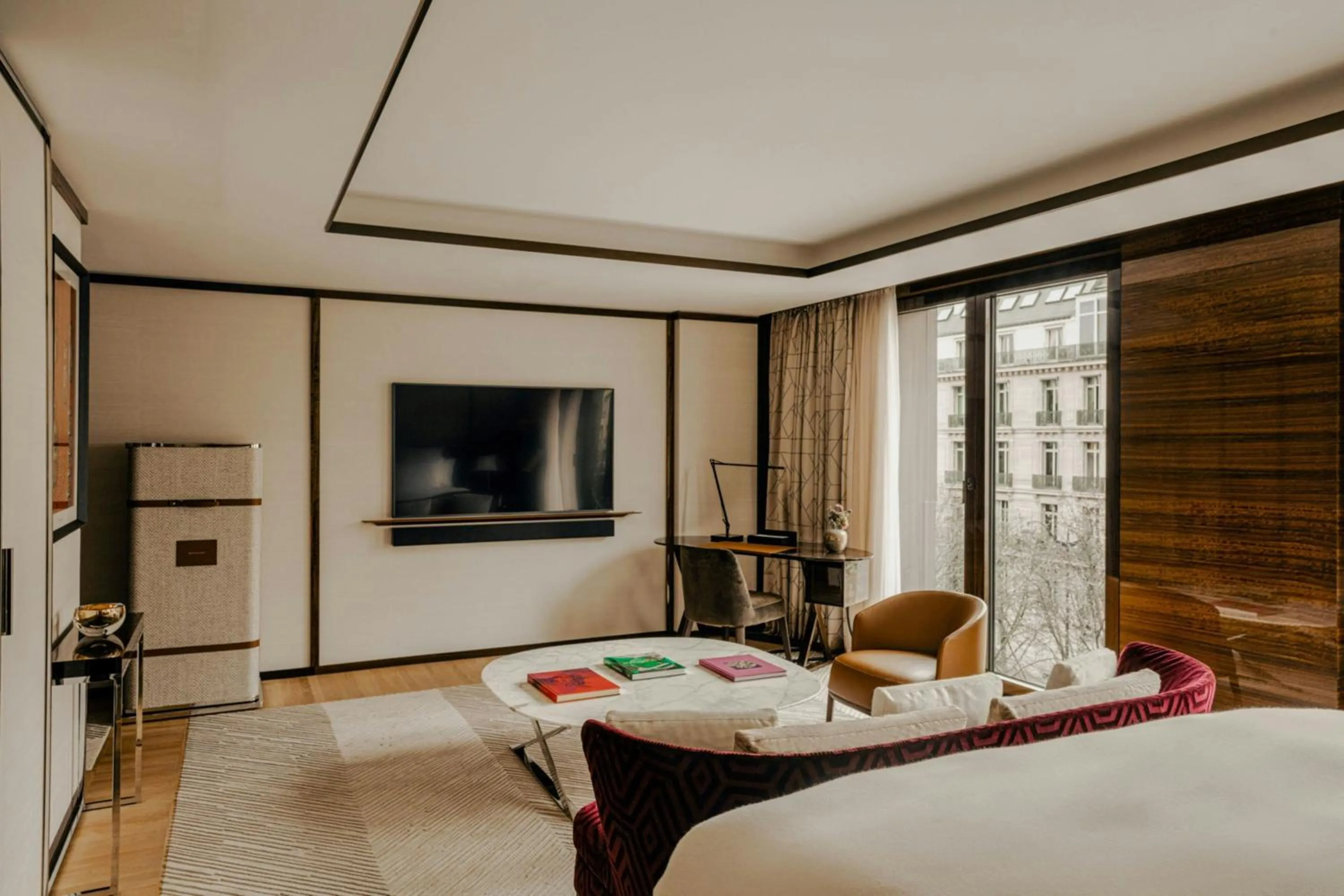 Photo of the whole room, Bed in Bvlgari Hotel Paris