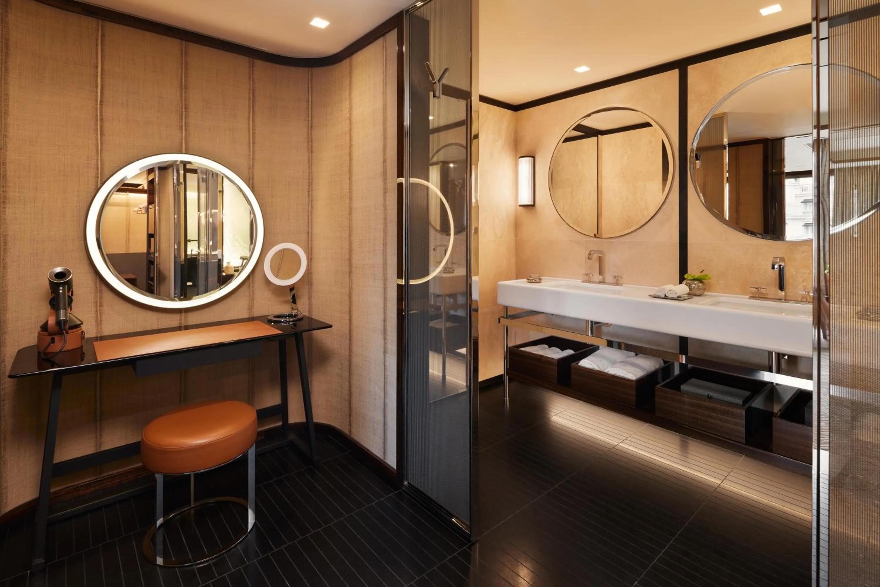Bathroom in Bvlgari Hotel Paris
