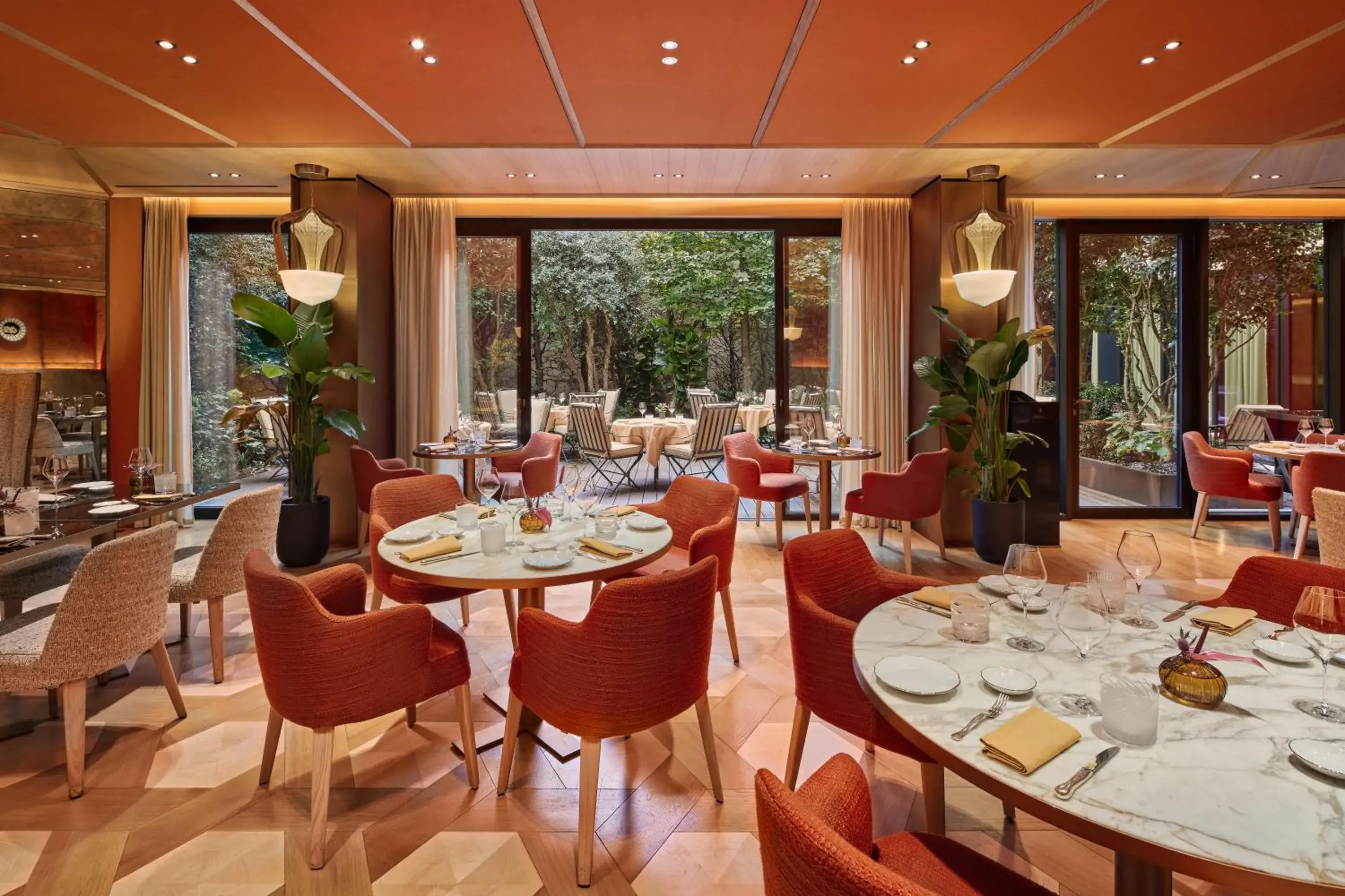 Restaurant/places to eat in Bvlgari Hotel Paris Restaurant/places to eat in Bvlgari Hotel Paris