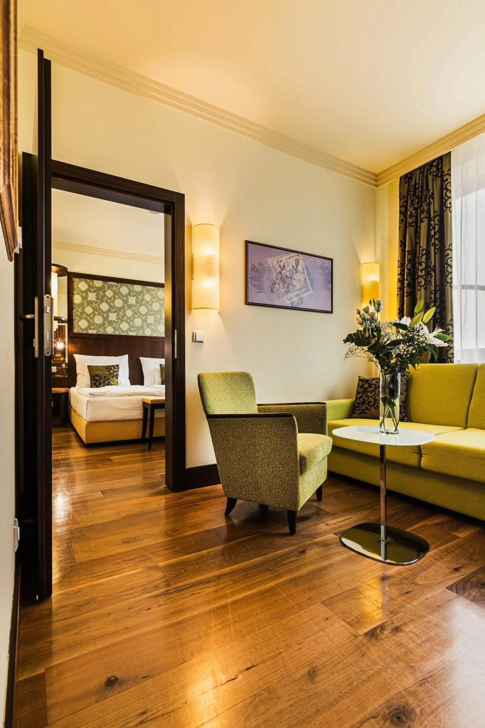 Bed in Hotel Savannah