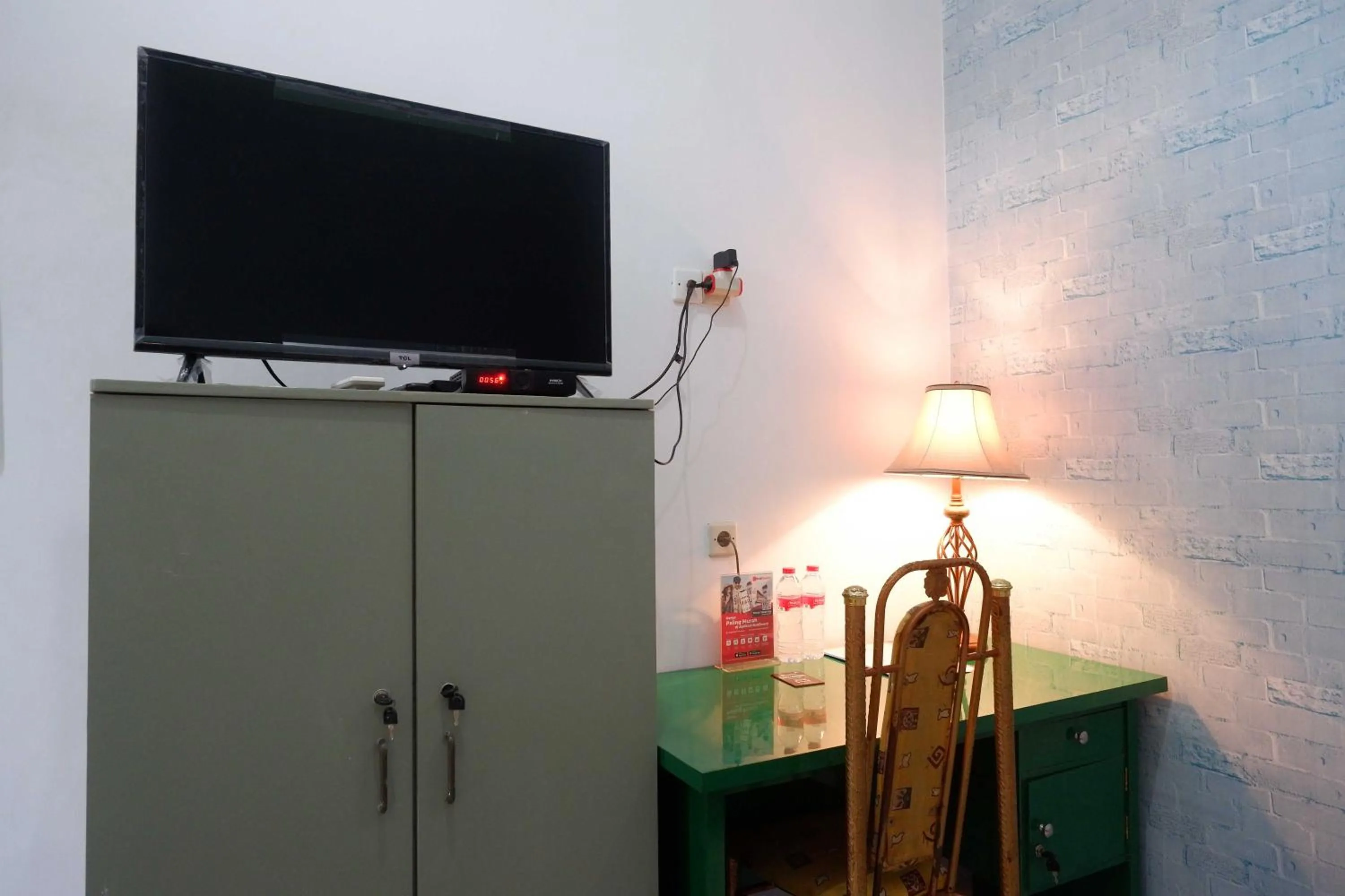 Bedroom in RedDoorz Syariah near RS Mitra Siaga