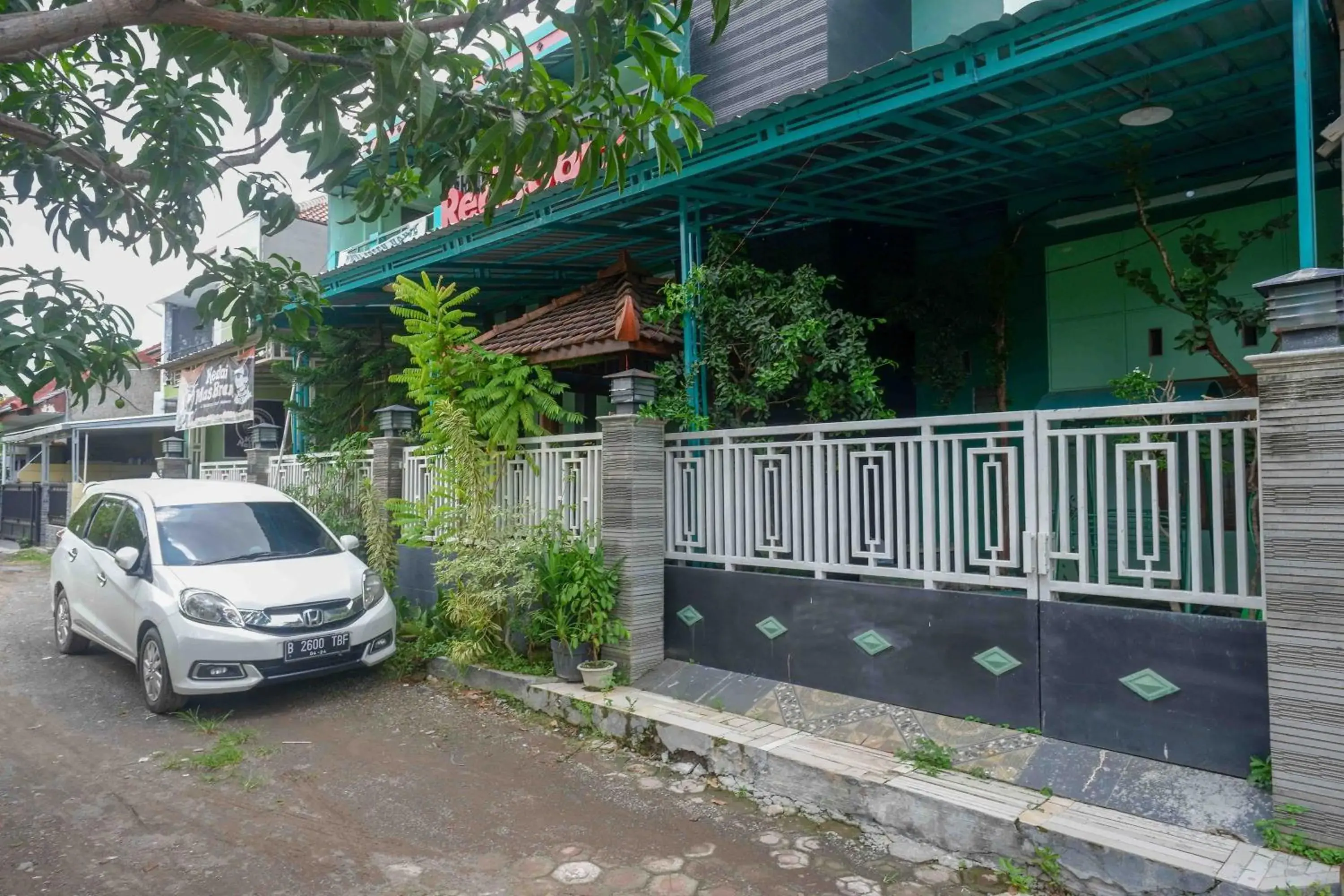 Property building in RedDoorz Syariah near RS Mitra Siaga Property building in RedDoorz Syariah near RS Mitra Siaga