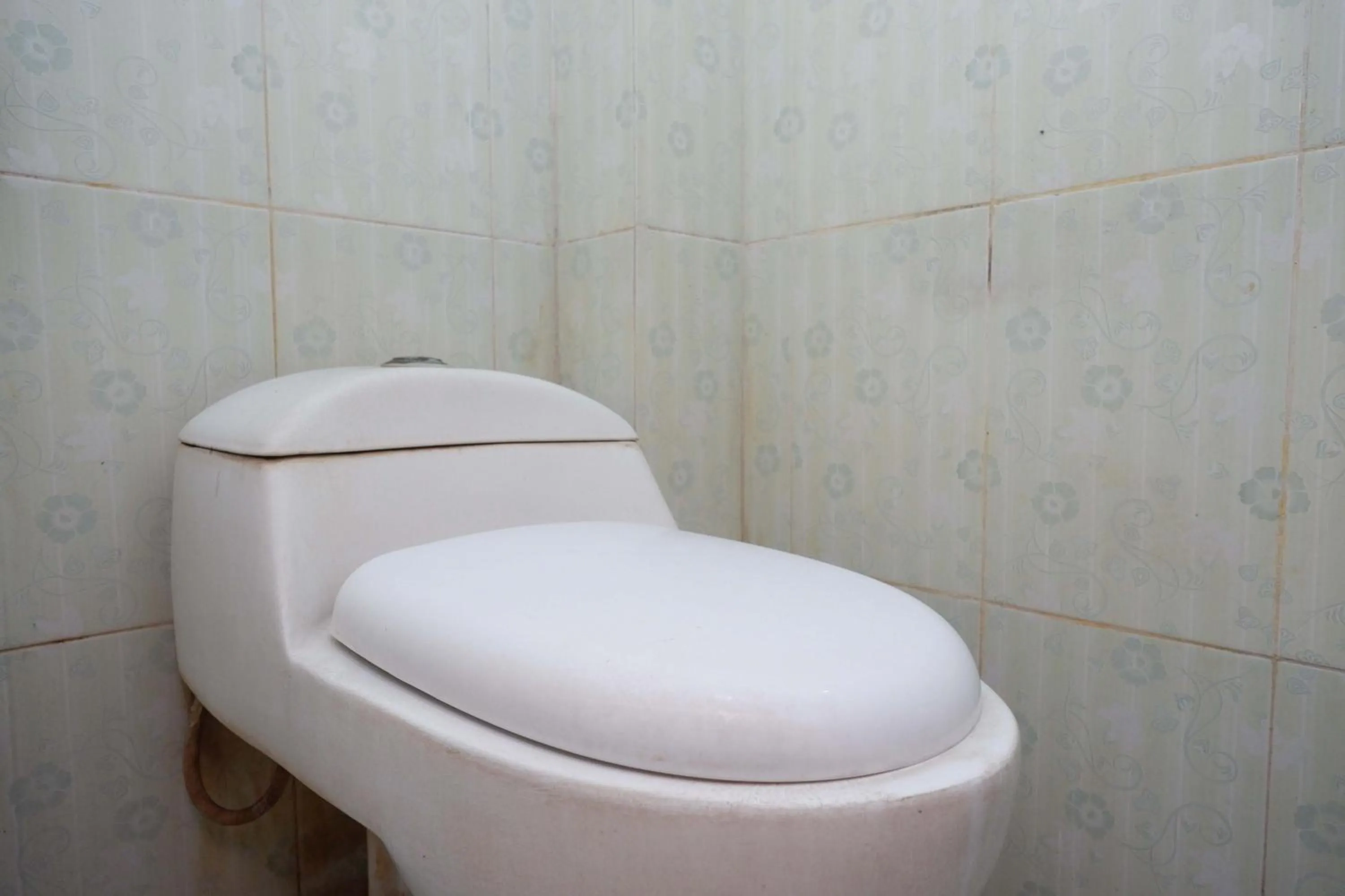 Bathroom in RedDoorz Syariah near RS Mitra Siaga