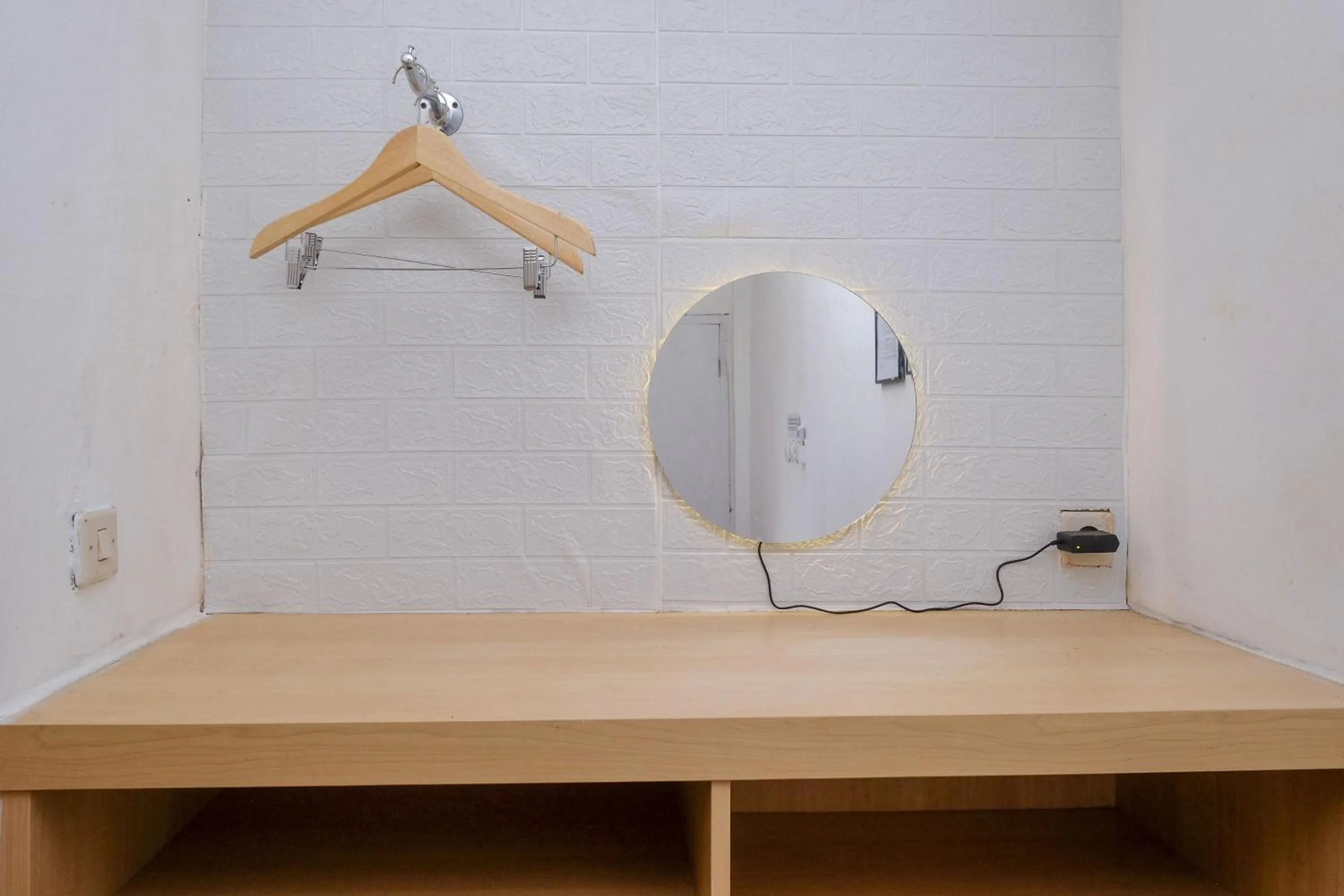 wardrobe in RedDoorz near RS Permata Medika Ngaliyan Semarang