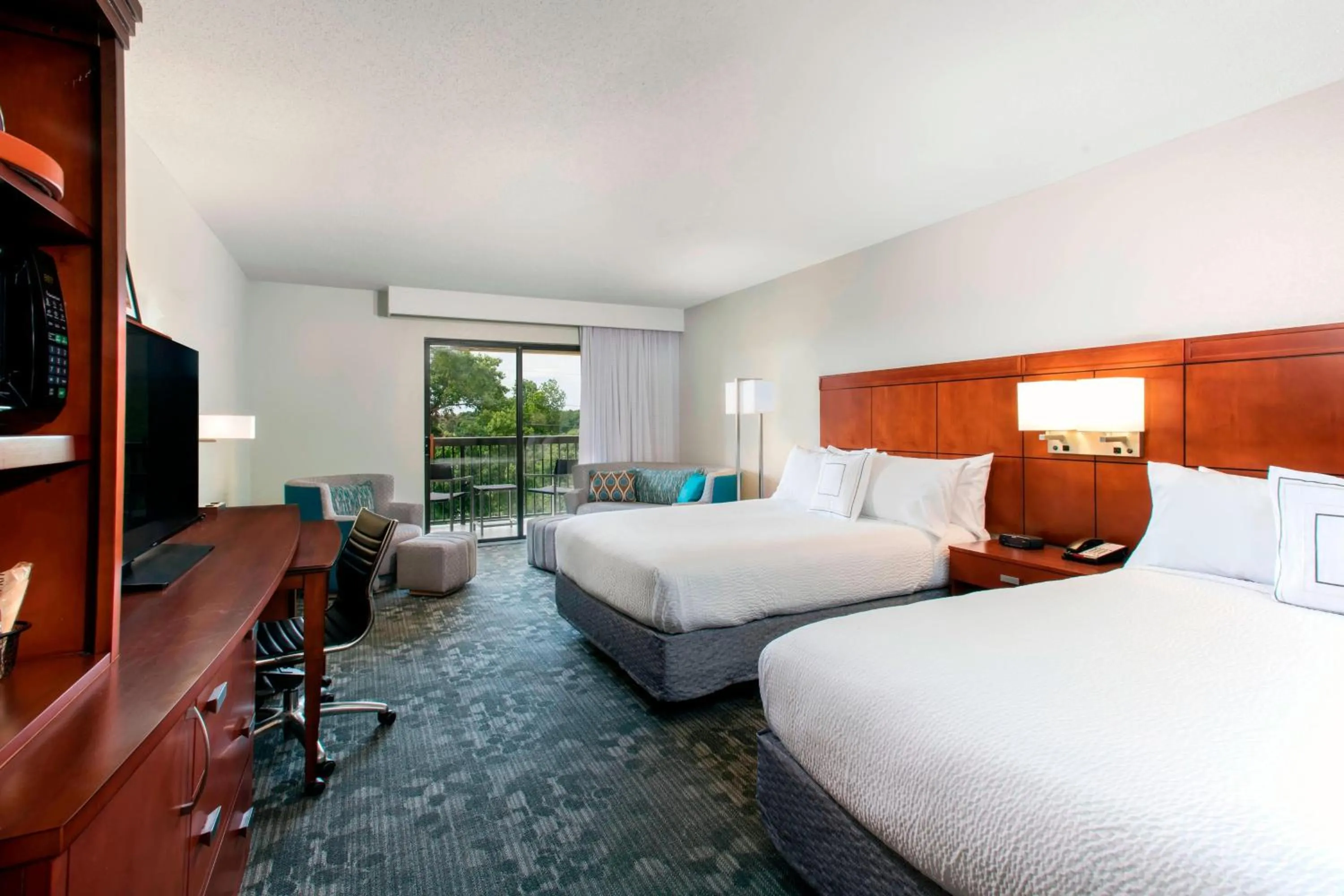 Photo of the whole room, Bed in Courtyard by Marriott Myrtle Beach Barefoot Landing