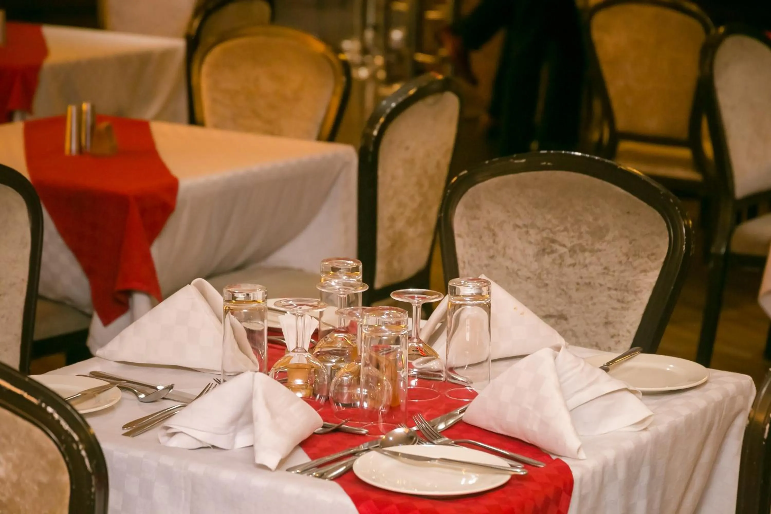 Restaurant/places to eat in The Clarion Hotel