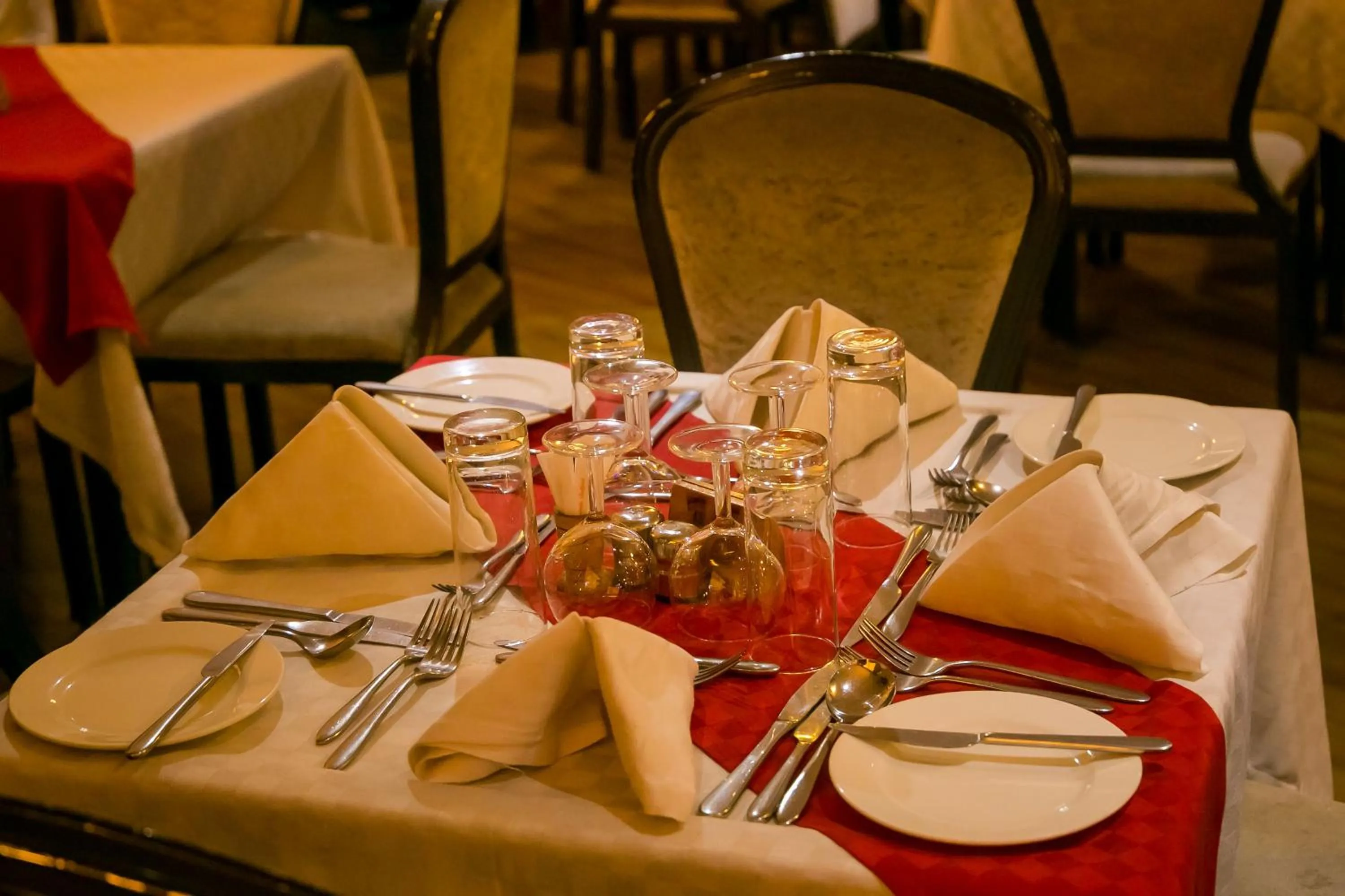 Restaurant/places to eat in The Clarion Hotel