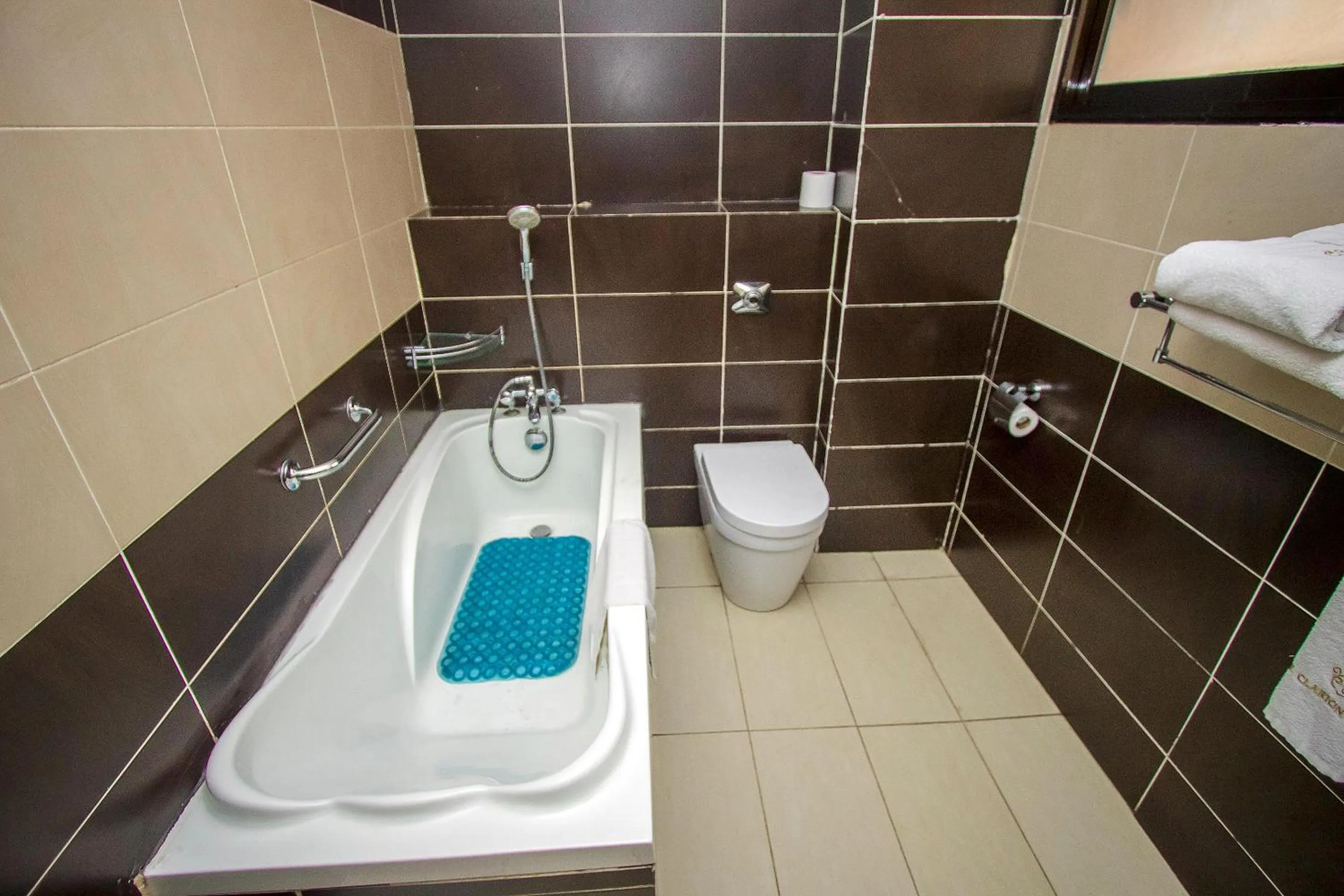 Shower in The Clarion Hotel