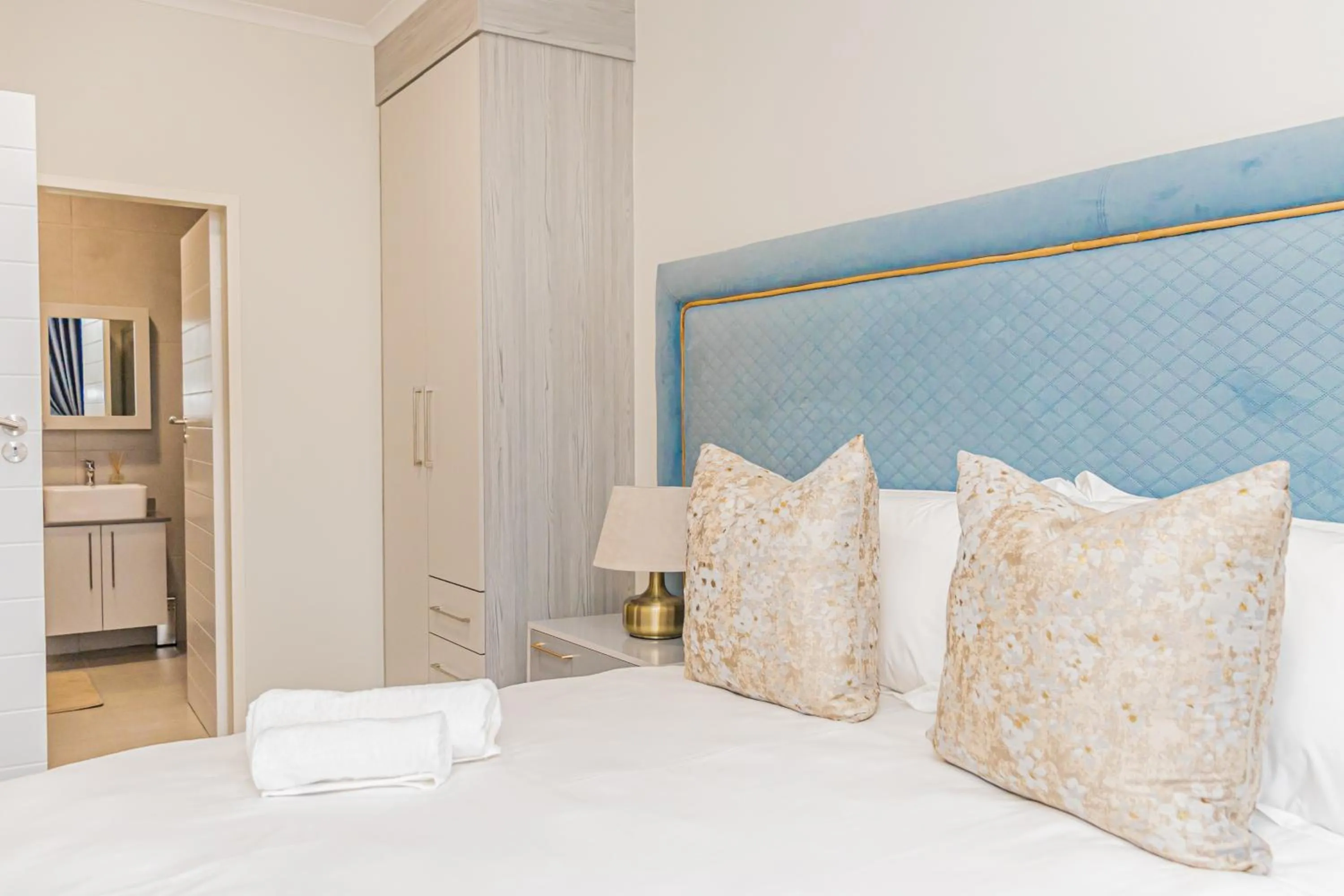 Fumo House Lifestyle Apartments
