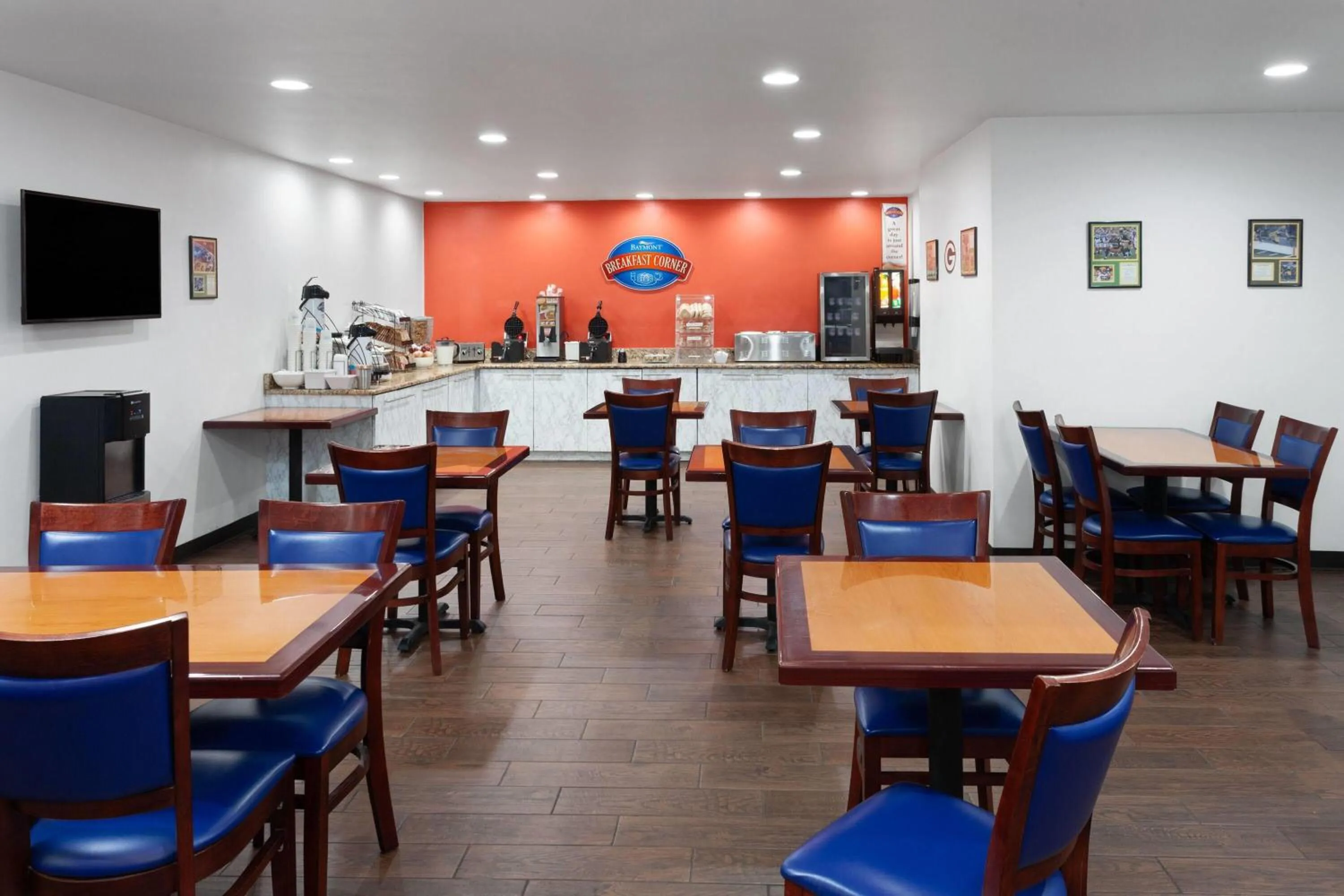 Breakfast in Baymont by Wyndham Green Bay