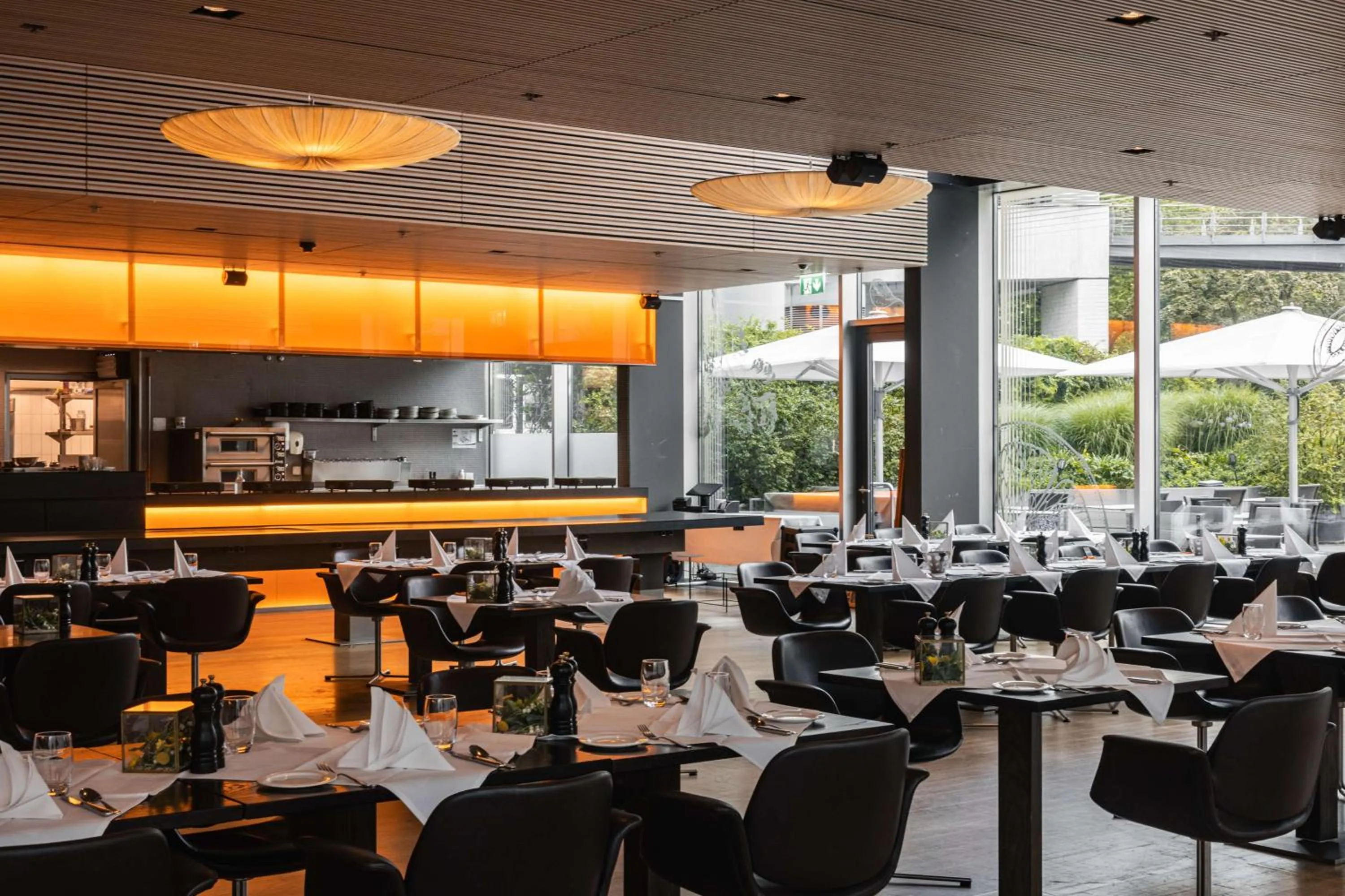 Restaurant/places to eat in Radisson Blu Hotel, Lucerne