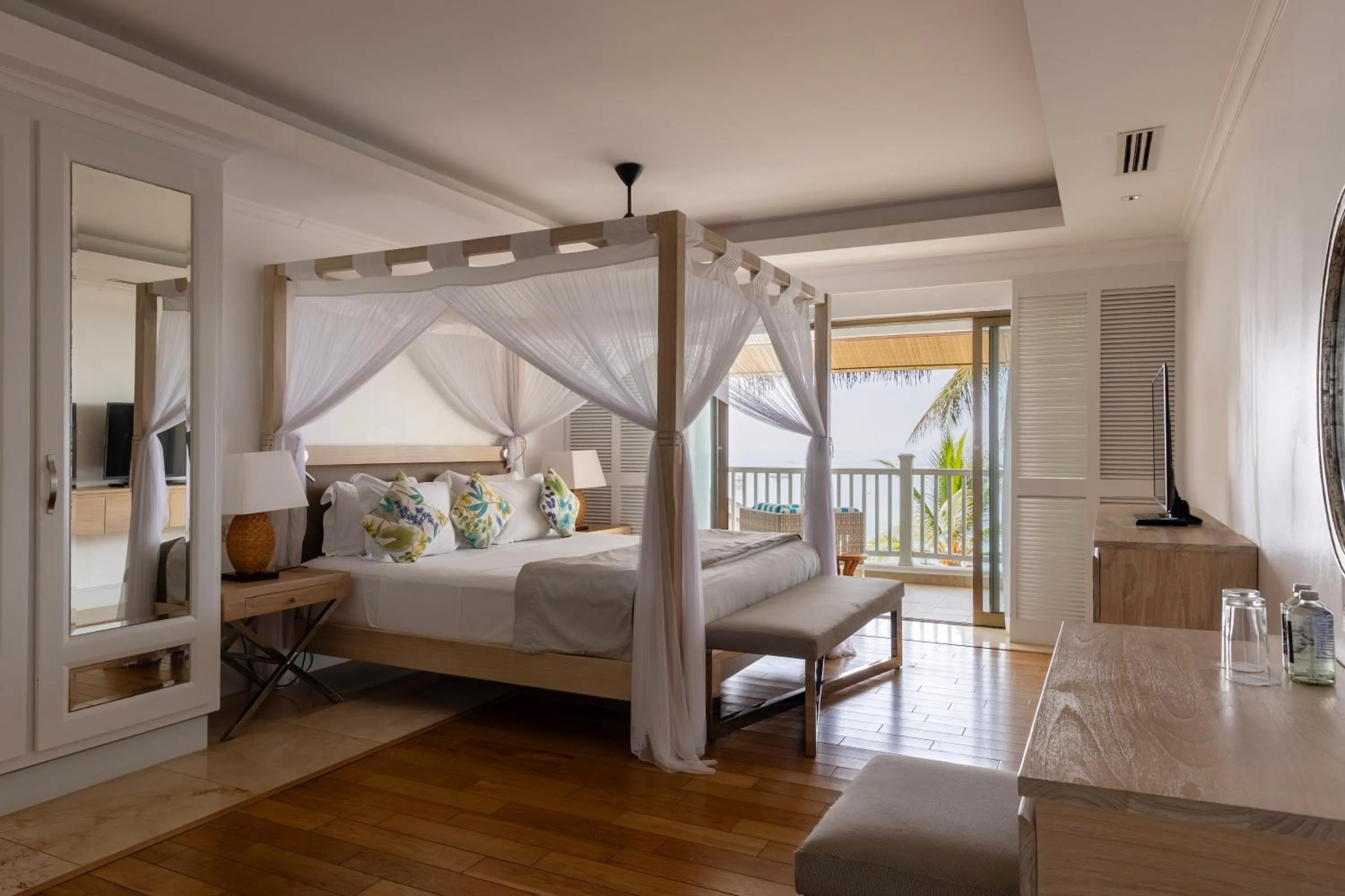 Bed in Hemingways Watamu