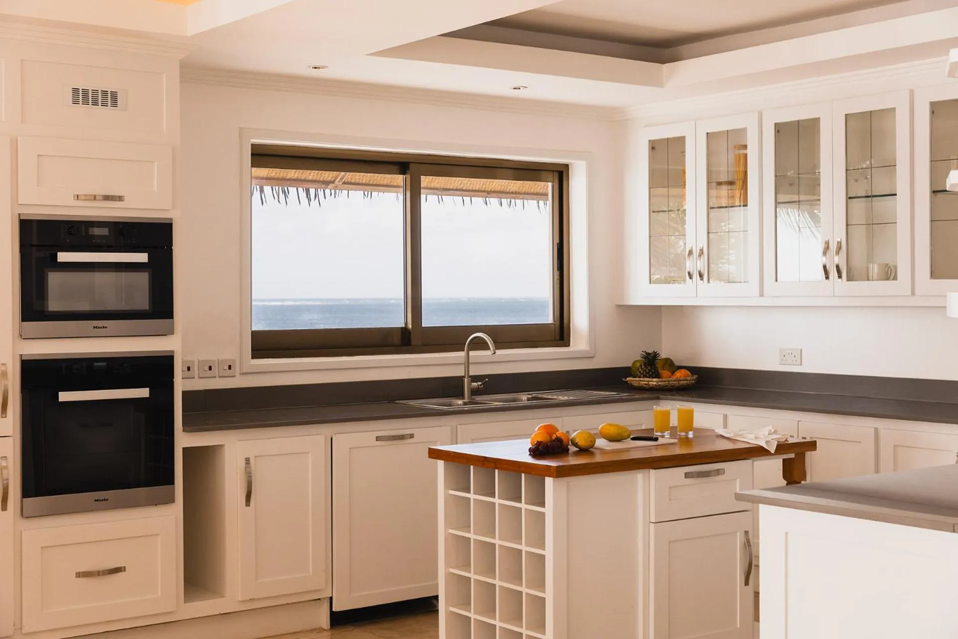 Kitchen or kitchenette in Hemingways Watamu