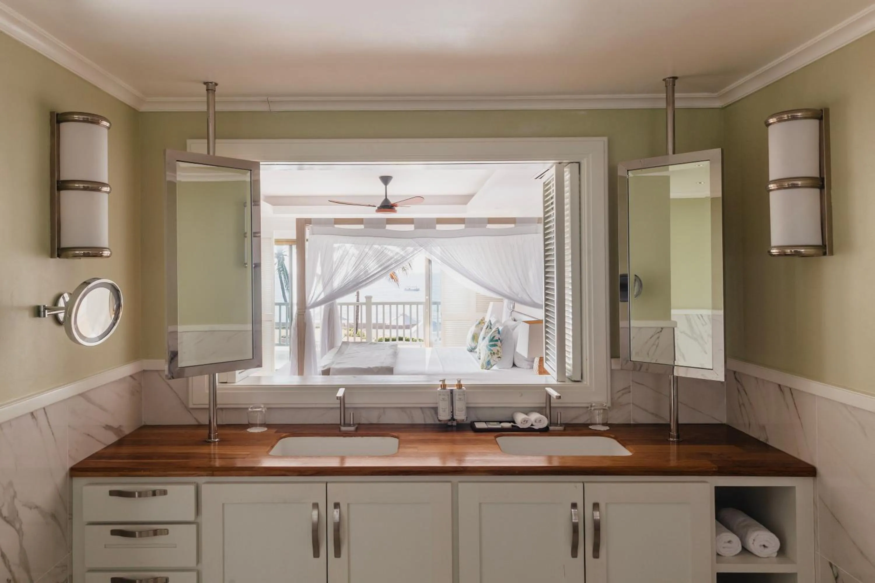 Bathroom in Hemingways Watamu