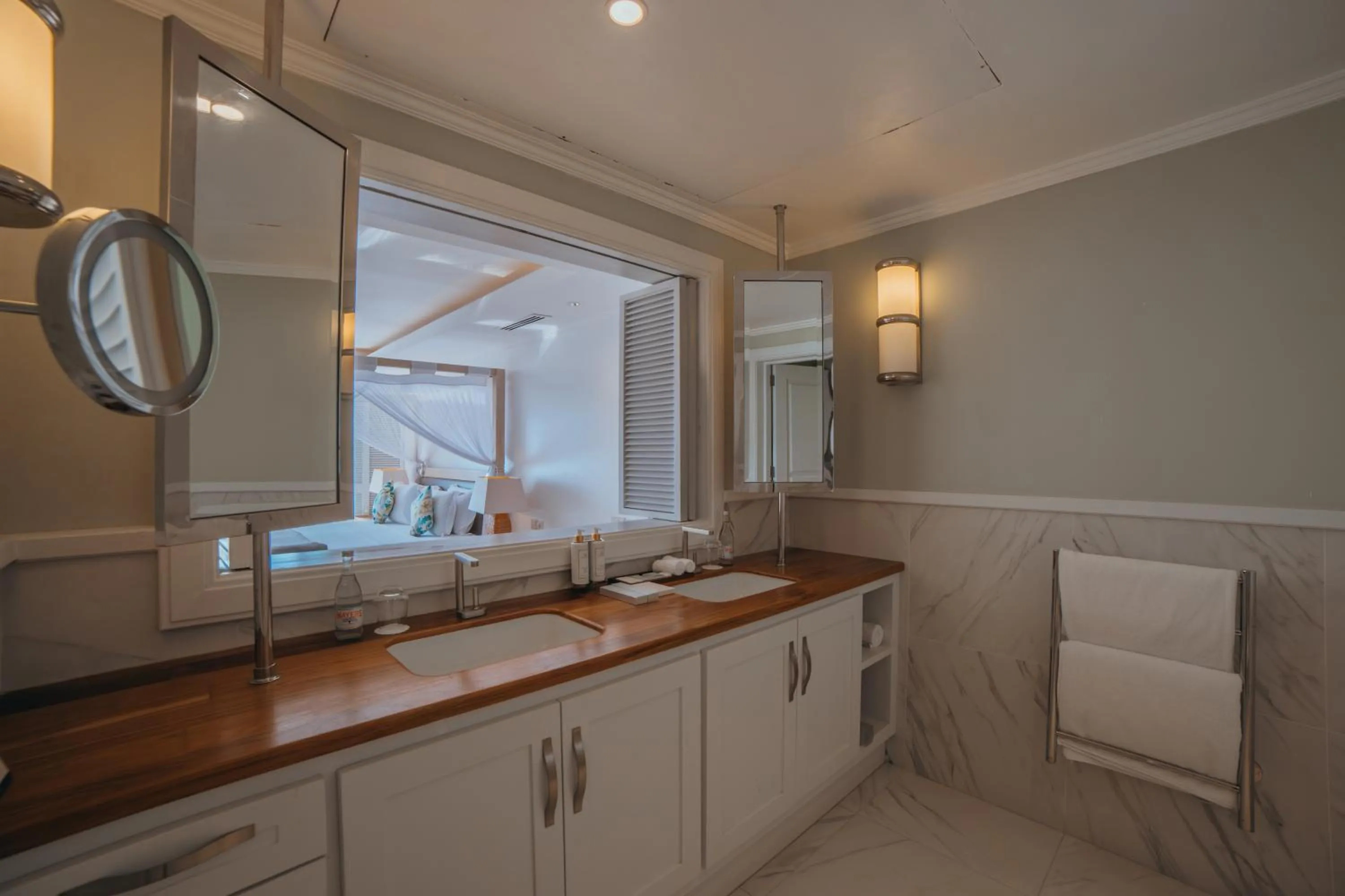 Bathroom in Hemingways Watamu