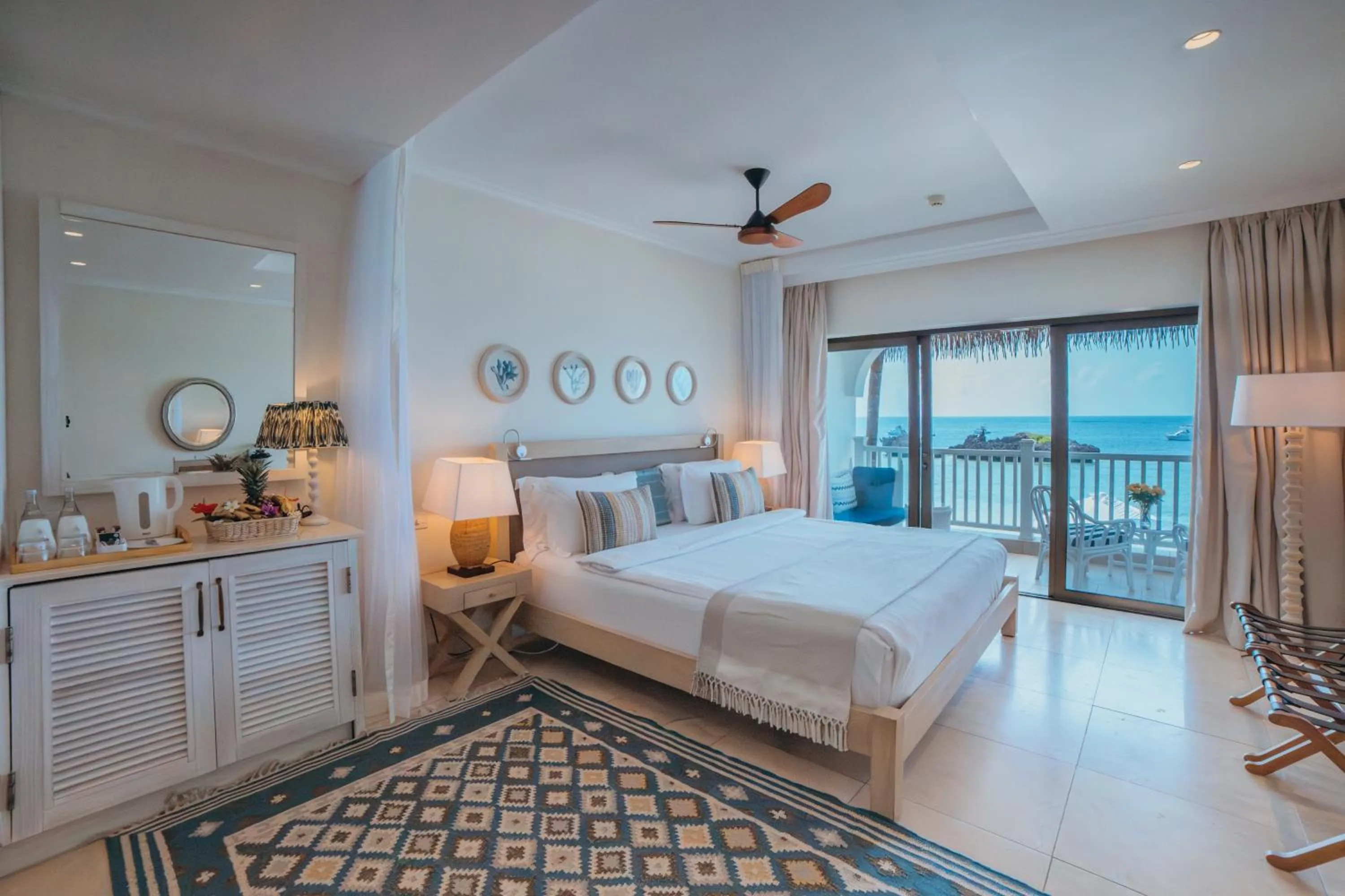 Bed in Hemingways Watamu