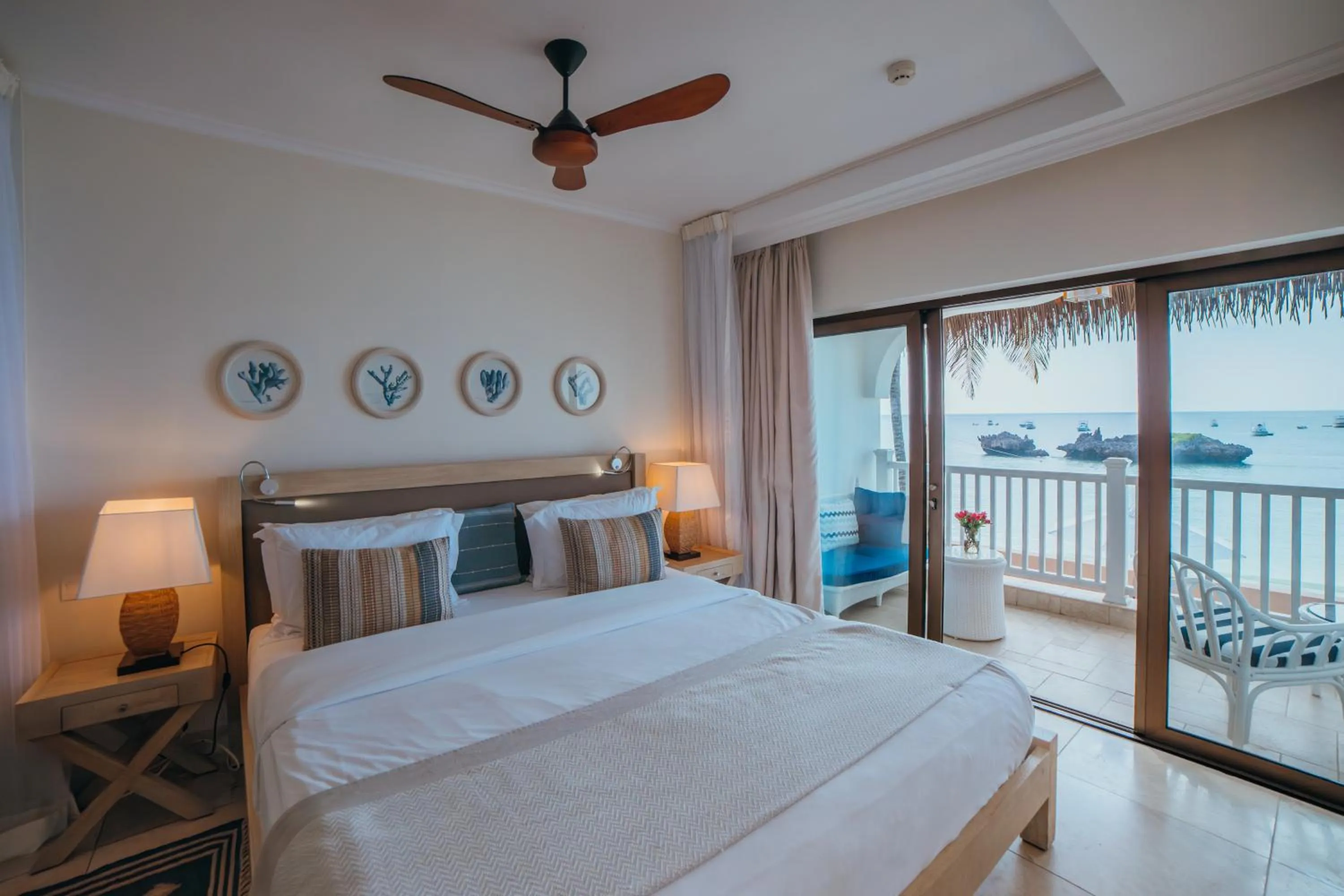 Bed in Hemingways Watamu