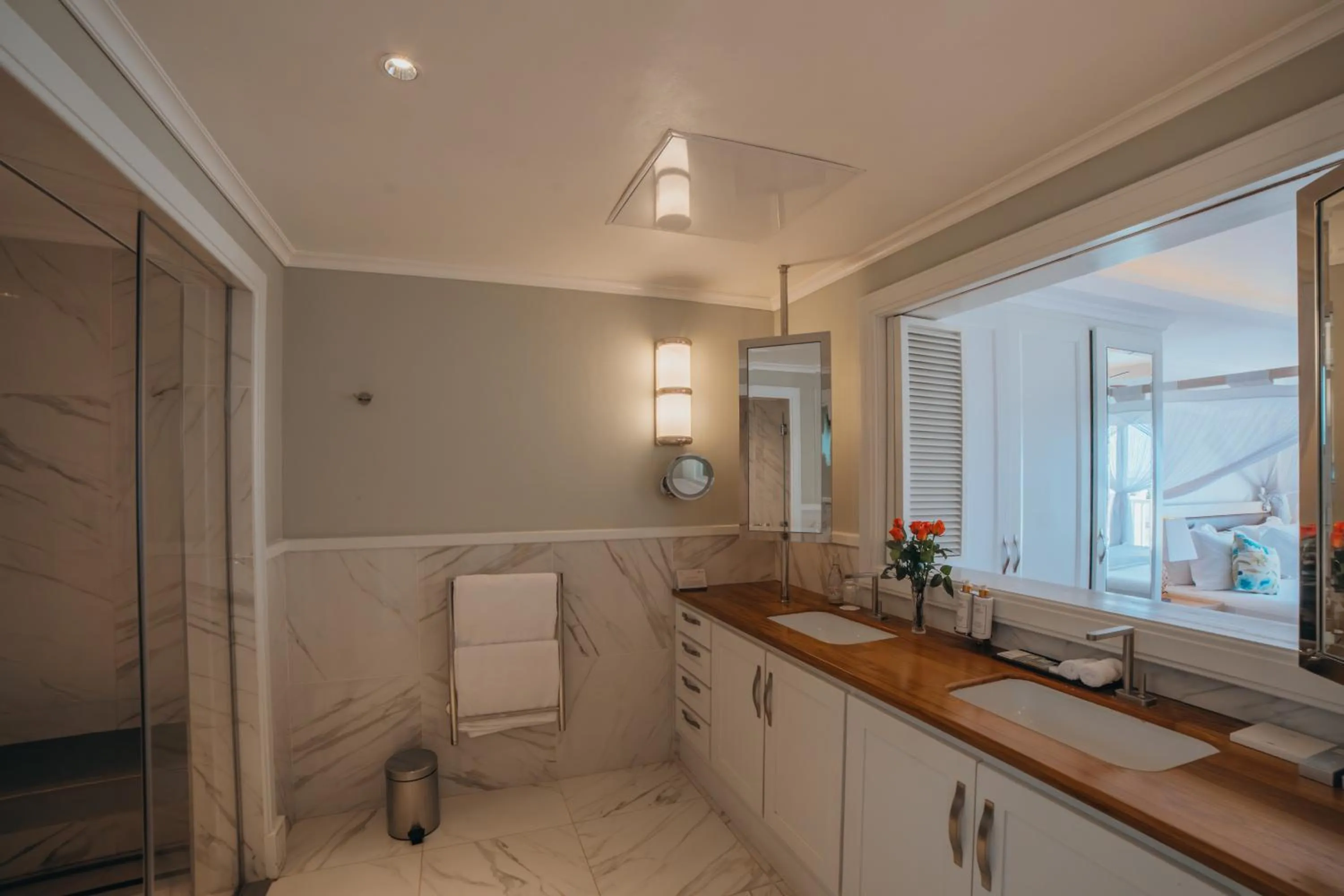 Bathroom in Hemingways Watamu