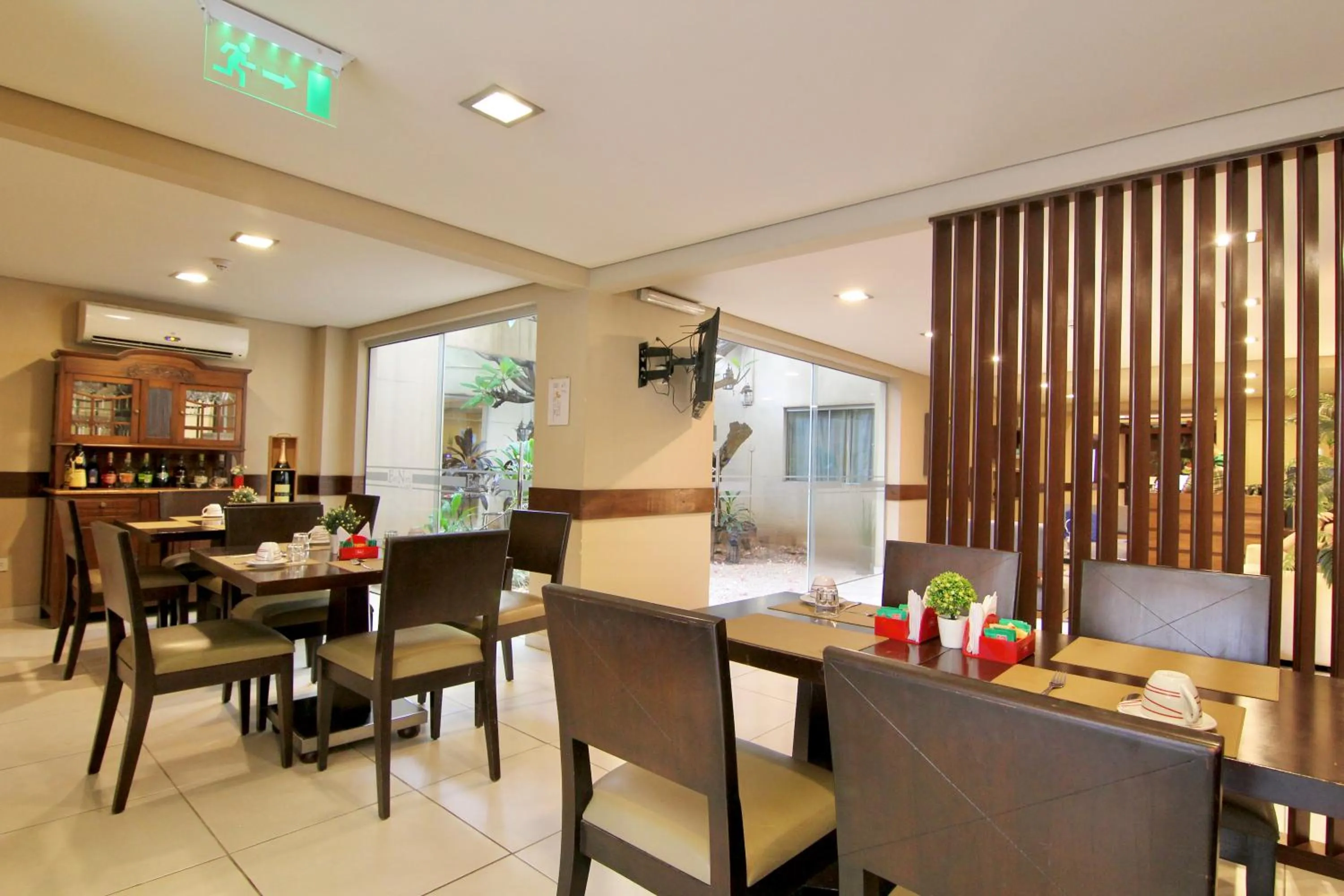 Breakfast in Faro Norte Suites