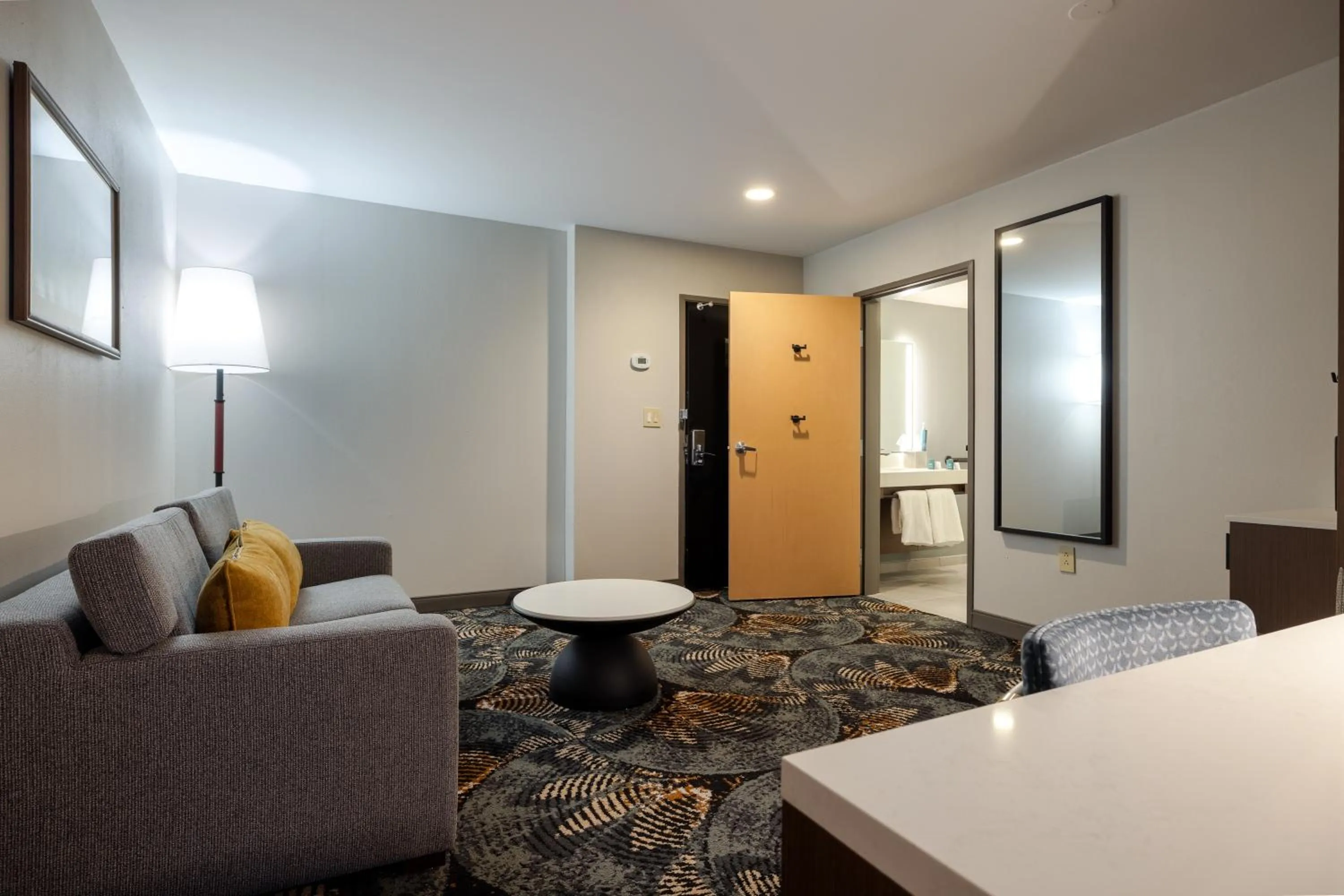 Living room in DoubleTree by Hilton Hotel Savannah Airport