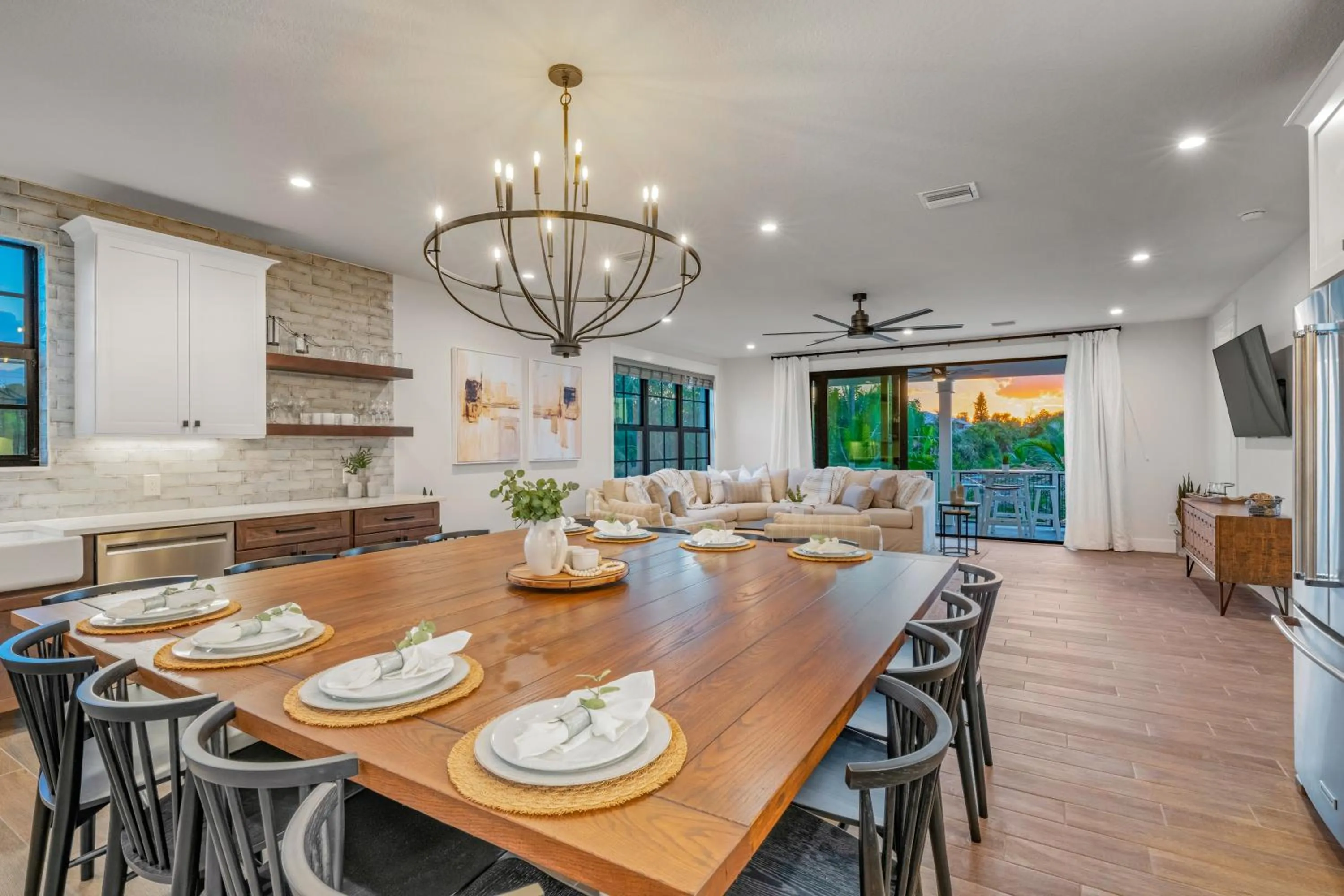 Dining area in Crescent Beach House